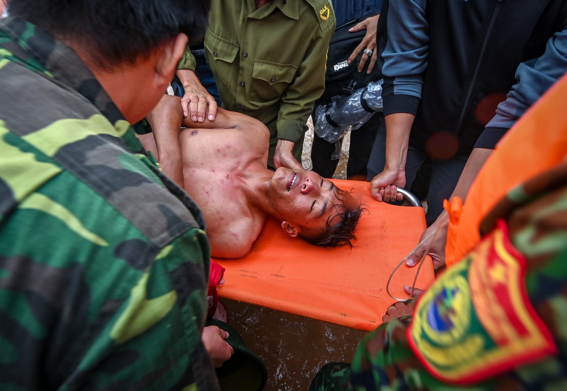 Giai cuu cac thuyen vien tren tau Vietship 01 anh 9