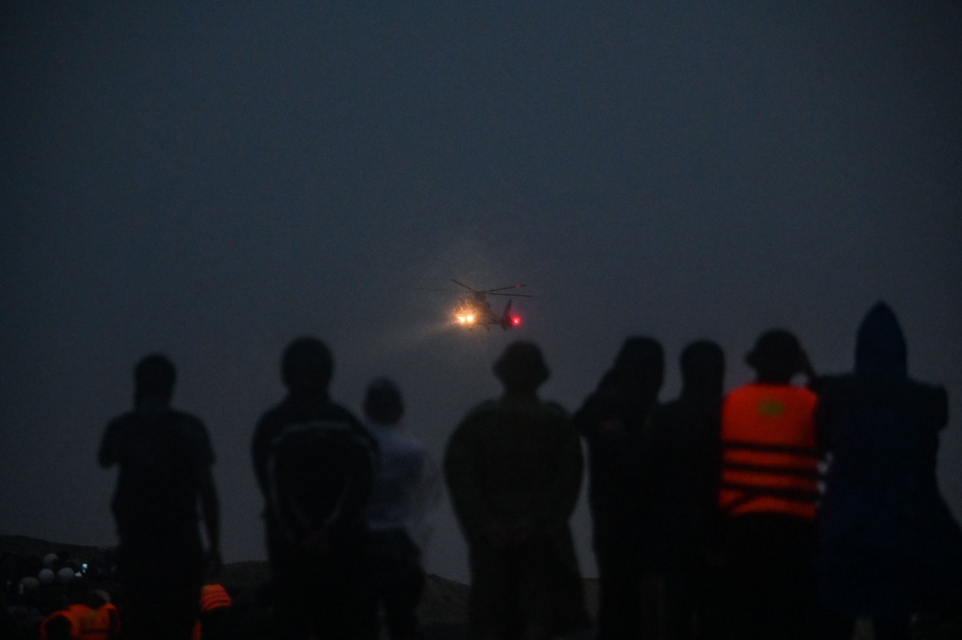 Giai cuu cac thuyen vien tren tau Vietship 01 anh 14