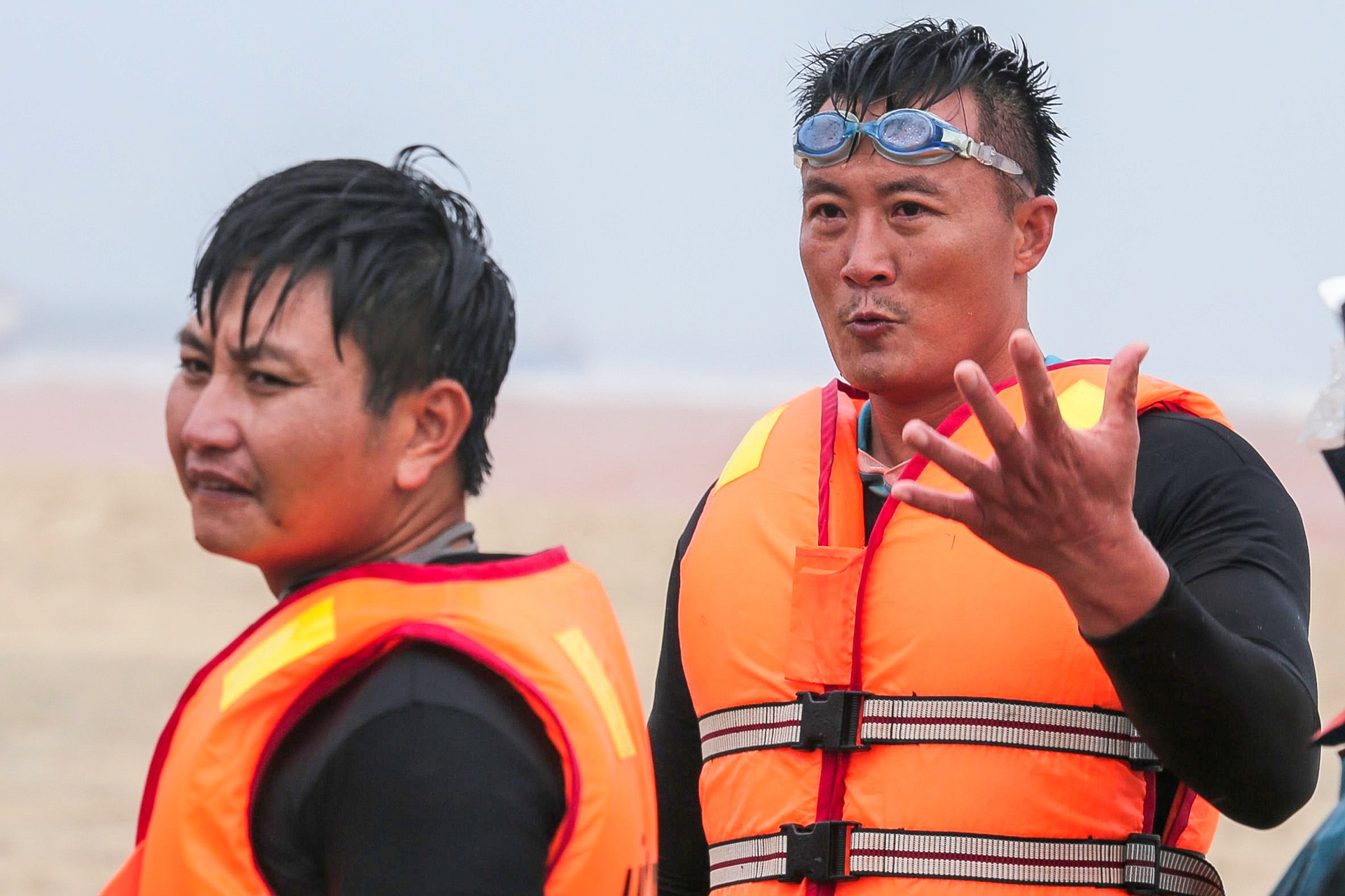 cuu ho thuyen vien tau Vietship 01 anh 23