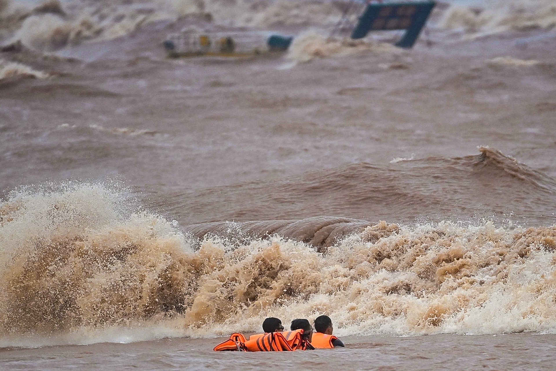 cứu hộ thuyền viên tàu Vietship 01 ảnh 24 cuu ho thuyen vien tau Vietship 01 anh 24