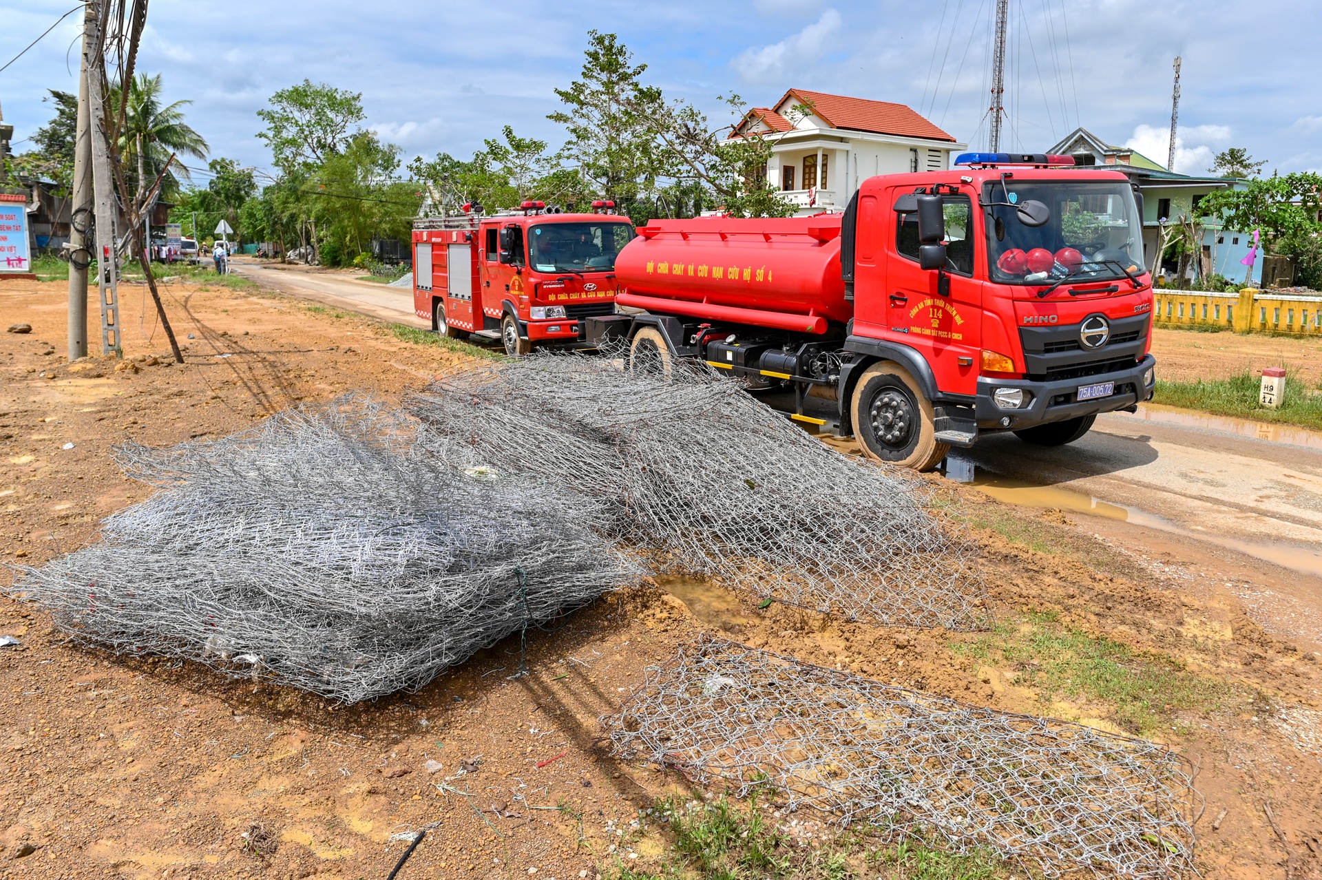 quan doi don dap ung cuu thuy dien Rao Trang 3 anh 6