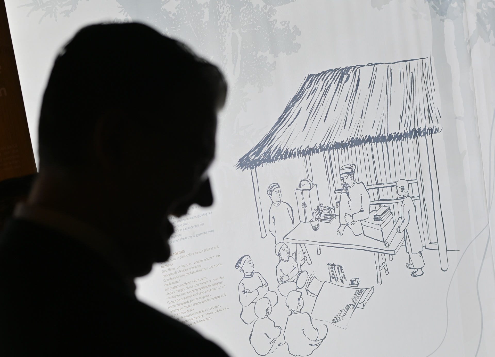 Dai su My dang huong Van Mieu Viet Nam anh 6