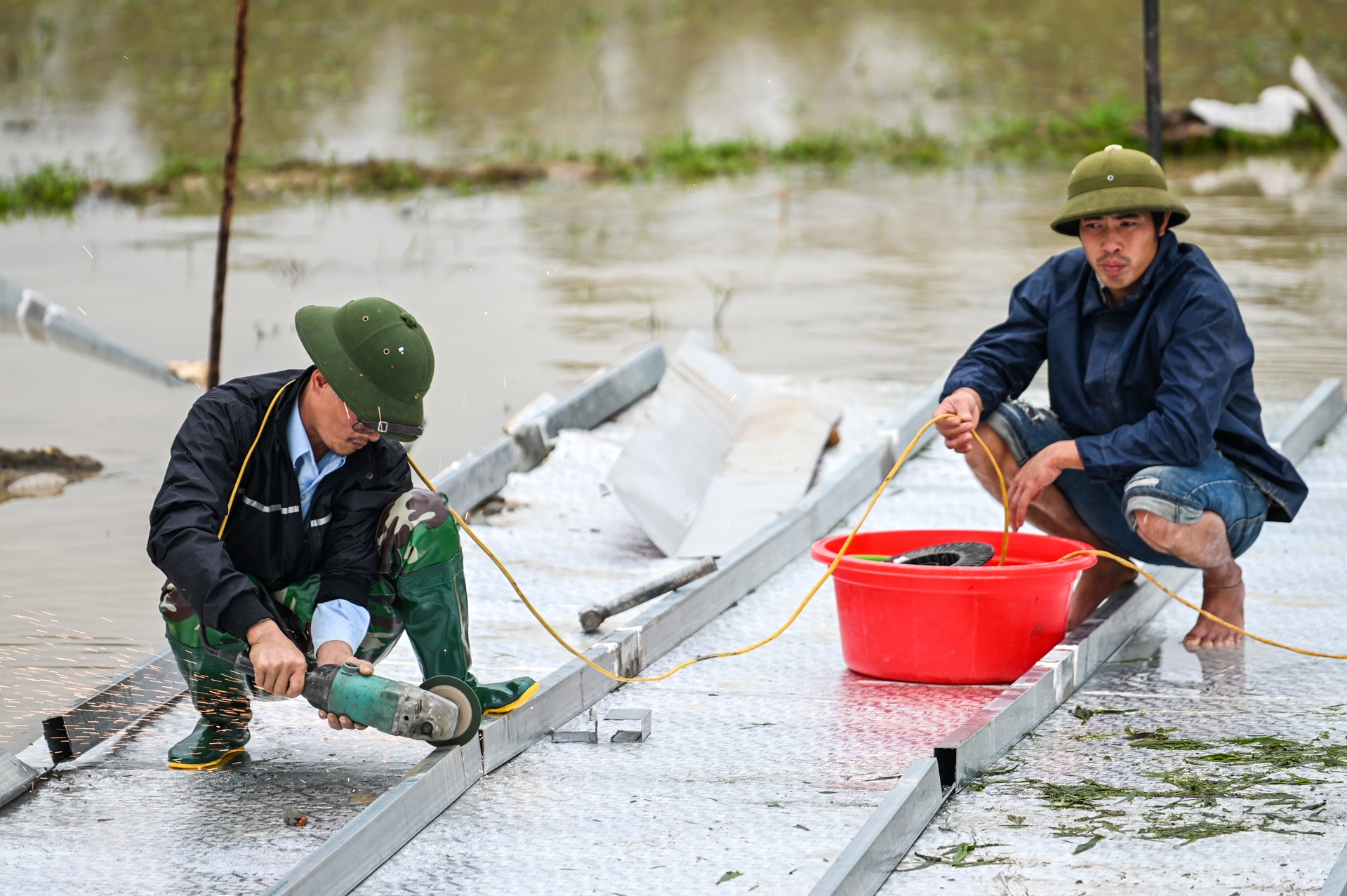 Bao so 13 khien truong hoc o Quang Binh toc mai anh 5