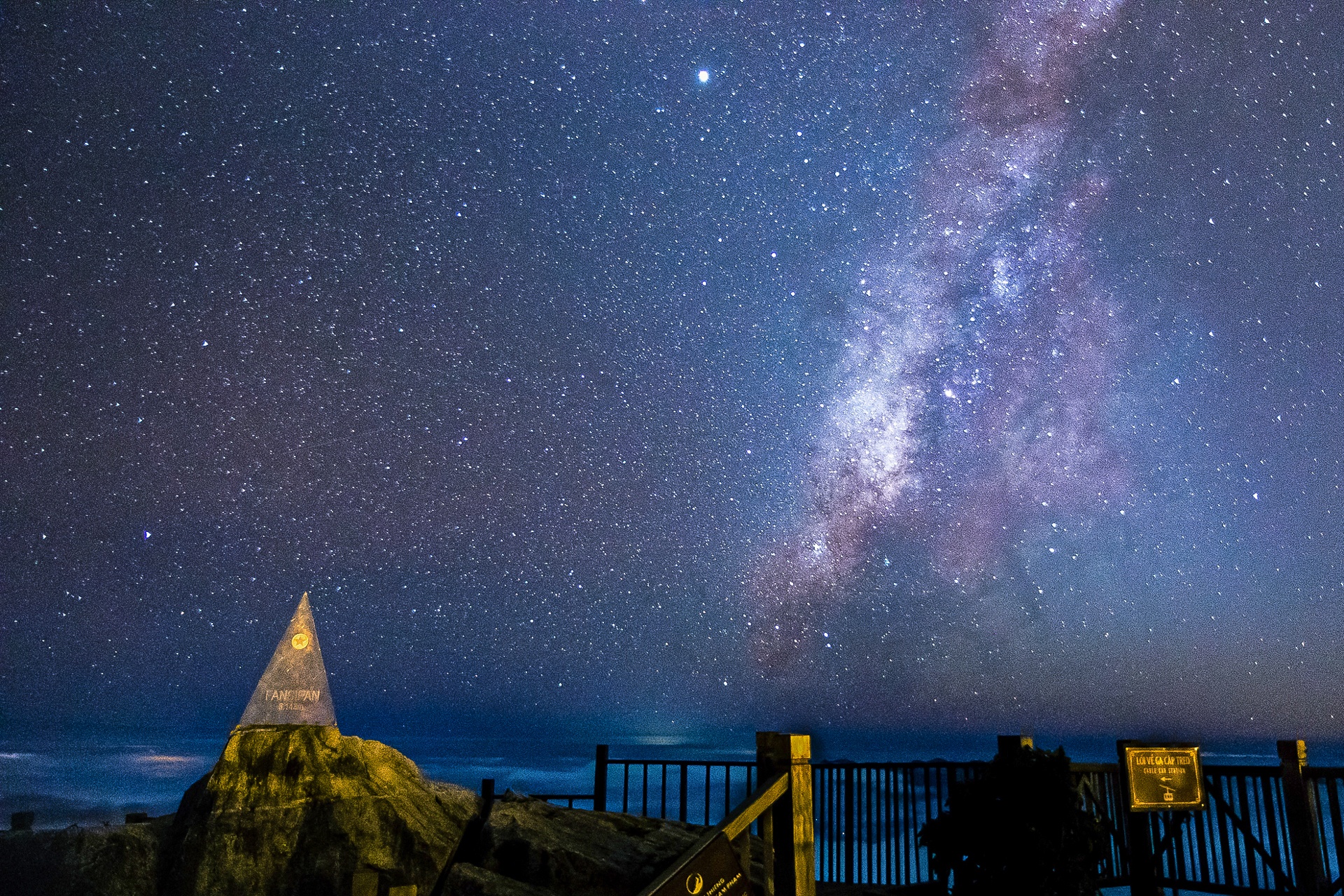 San may tren dinh troi Fanspan anh 10