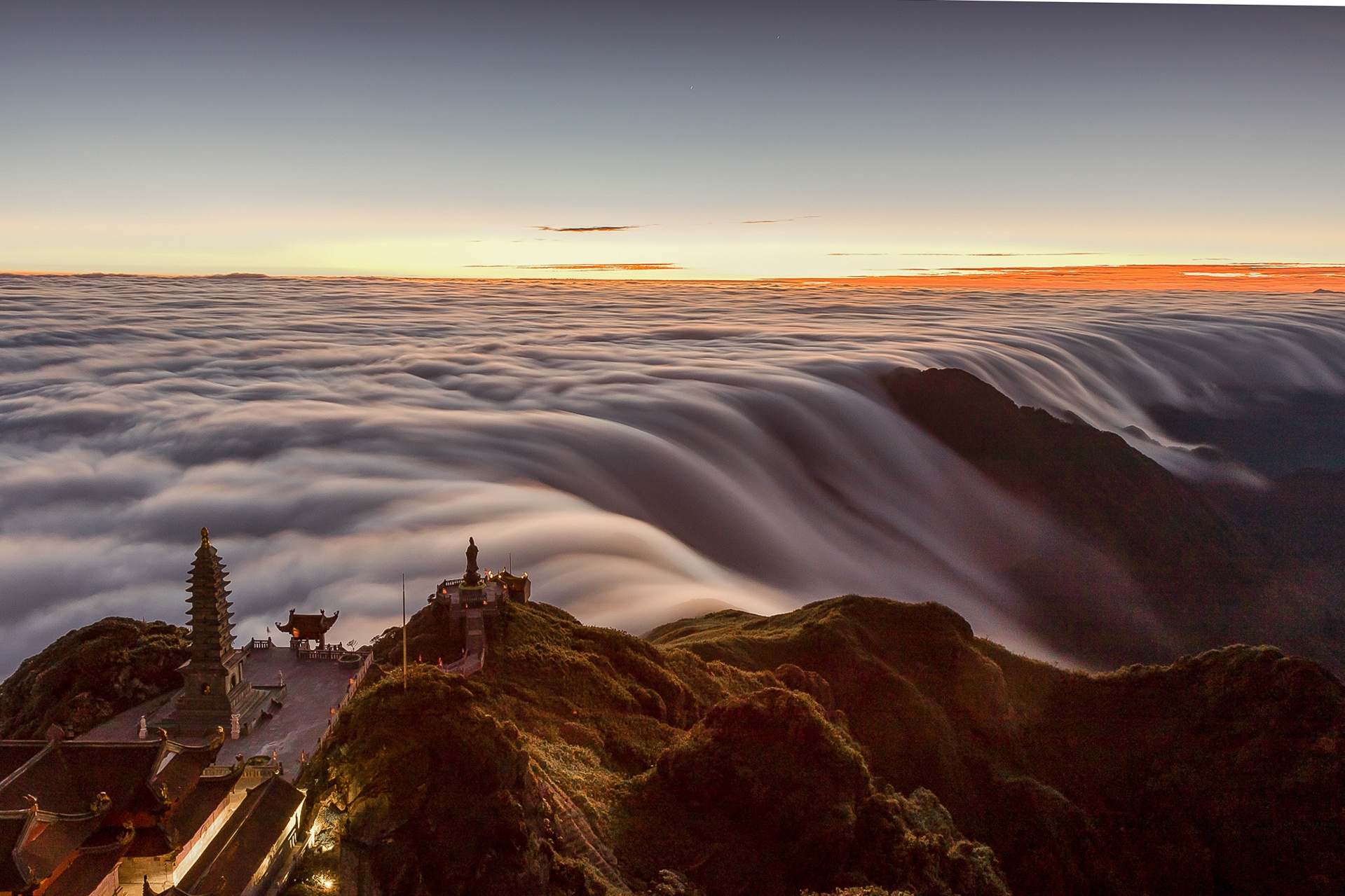 San may tren dinh troi Fanspan anh 11