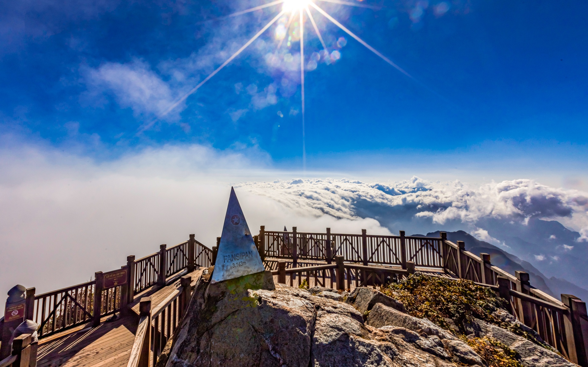 San may tren dinh troi Fanspan anh 6