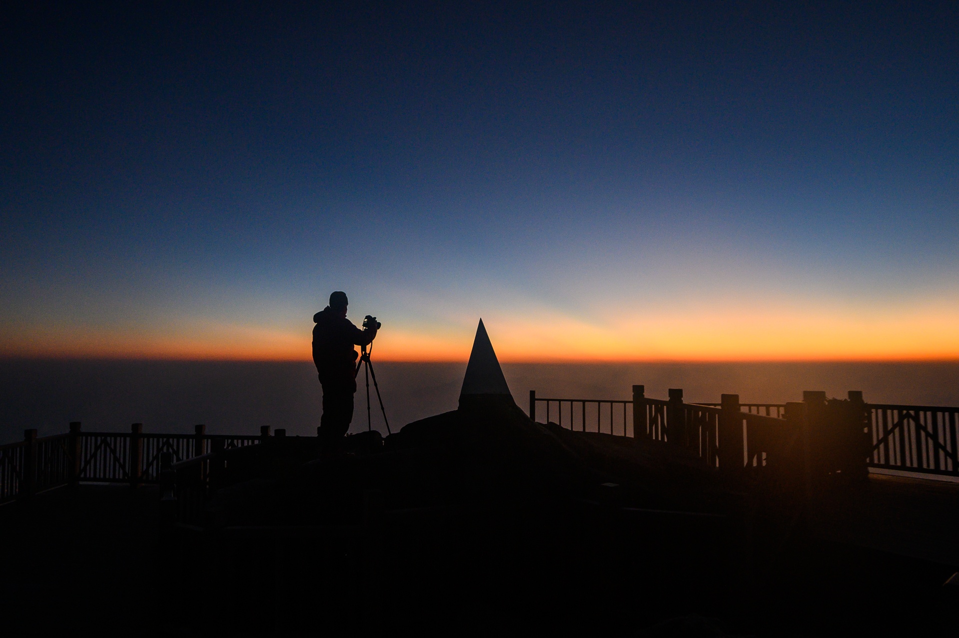 San may tren dinh troi Fanspan anh 9