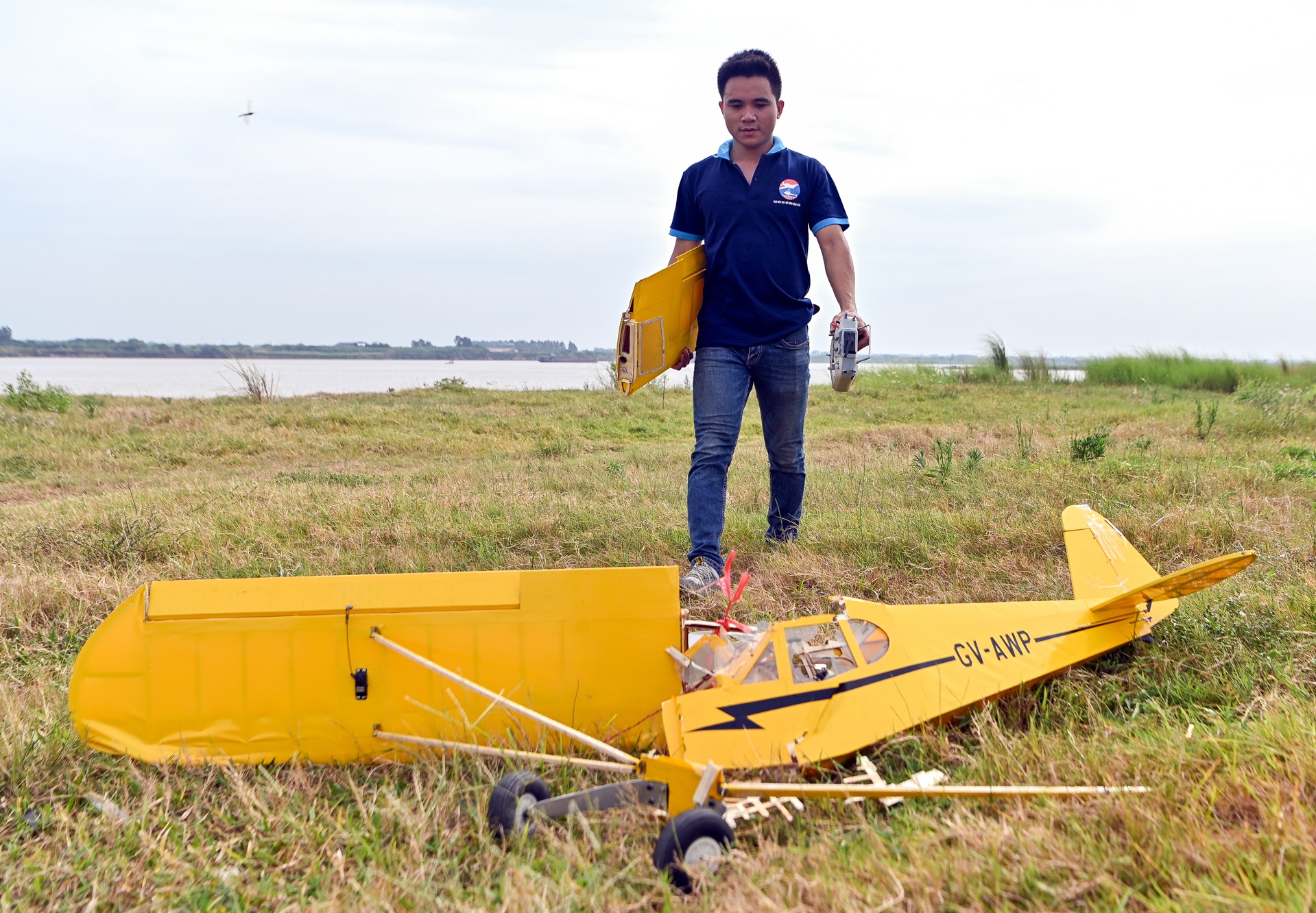 Thu choi may bay anh 12