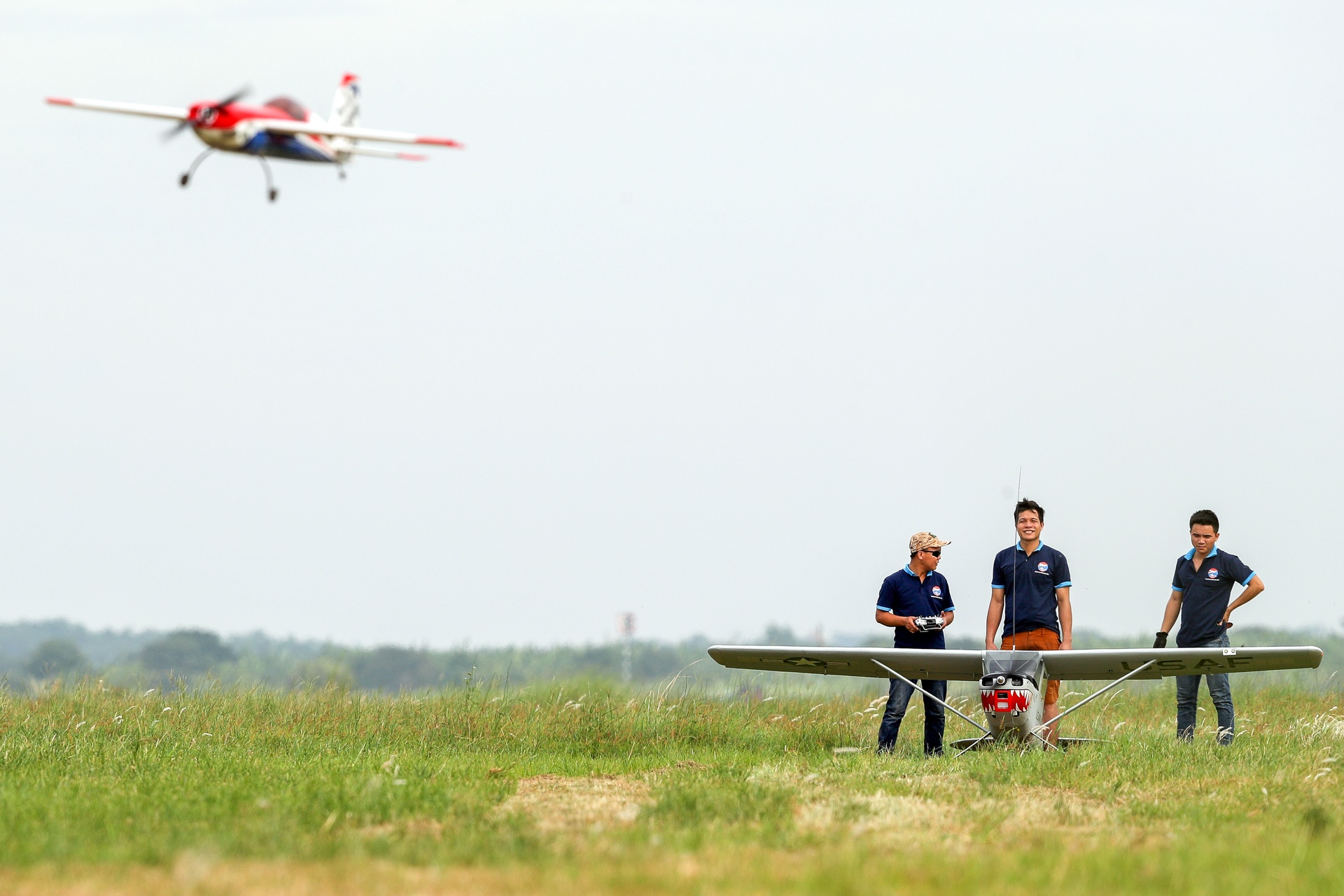 Thu choi may bay anh 1