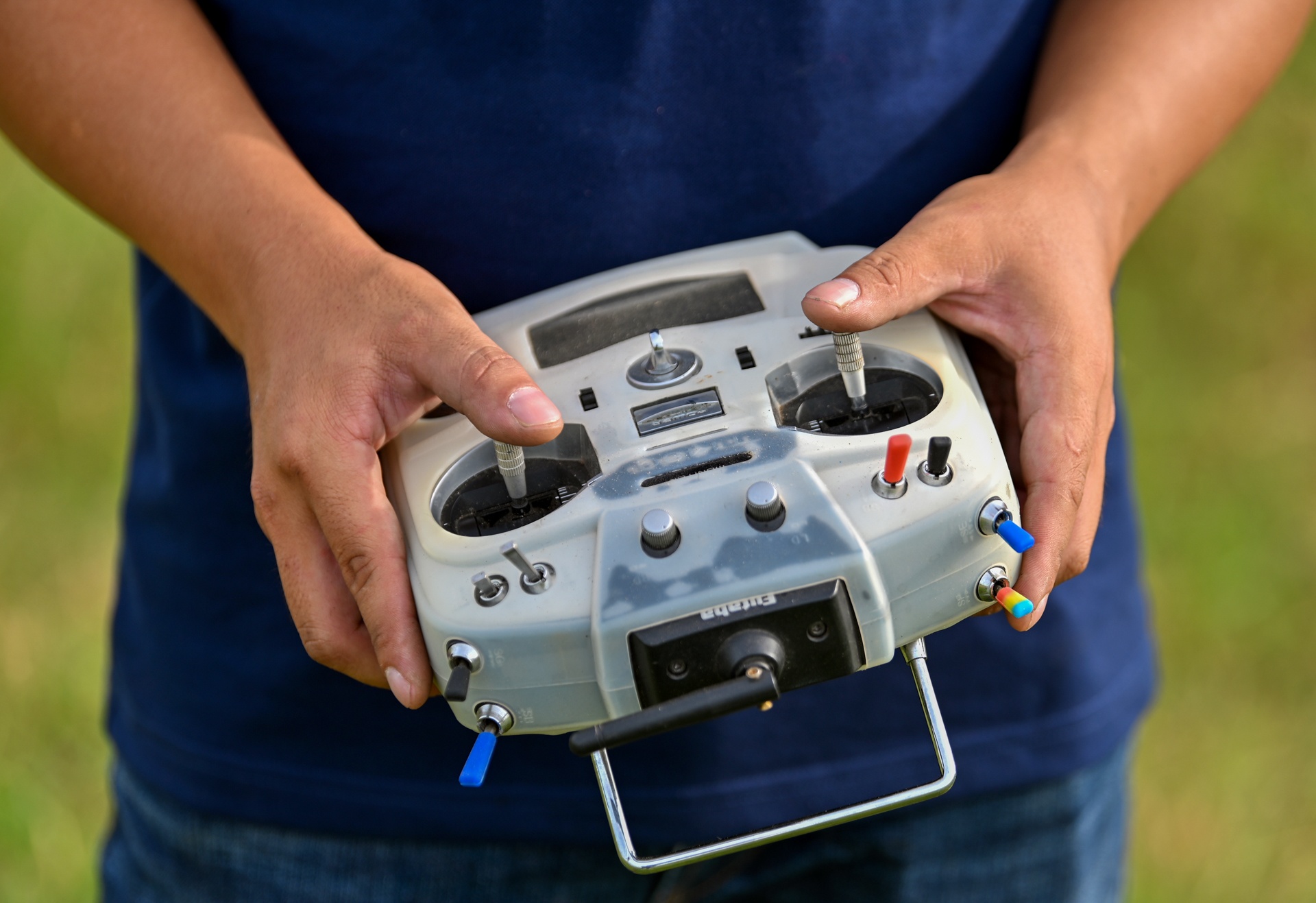 Thu choi may bay anh 7