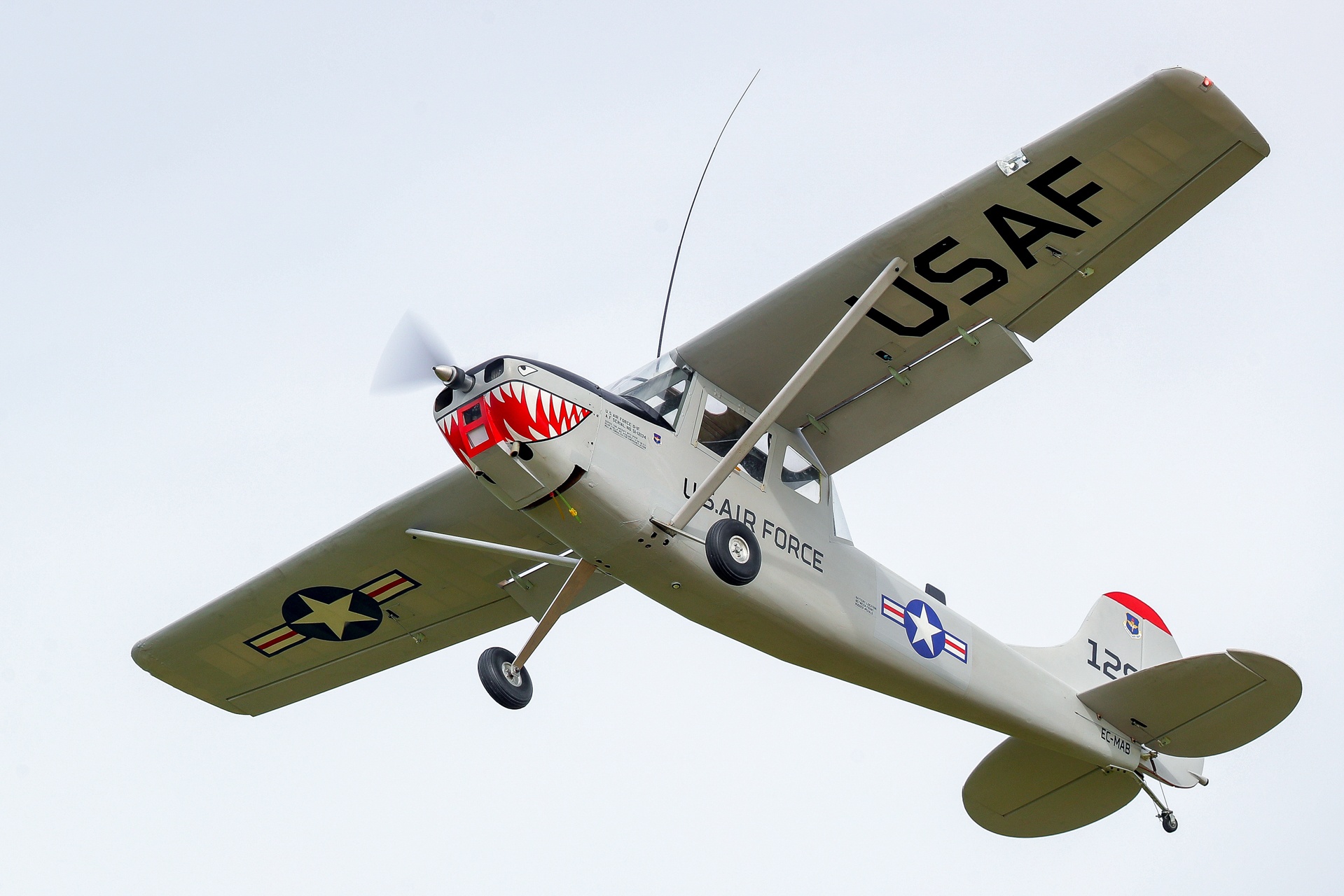 Thu choi may bay anh 8