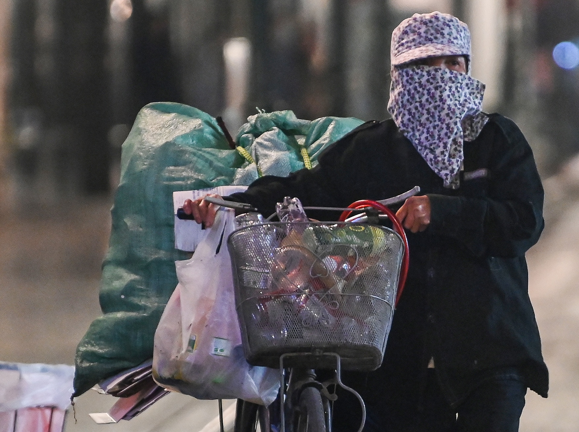 Nguoi dan Ha Noi dot lua suoi am anh 6