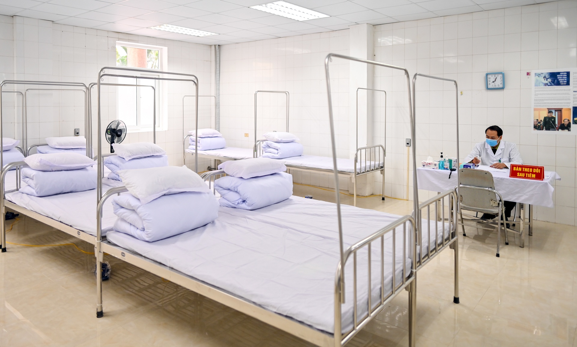 Tiem vac cin Covid-19 Viet Nam anh 2