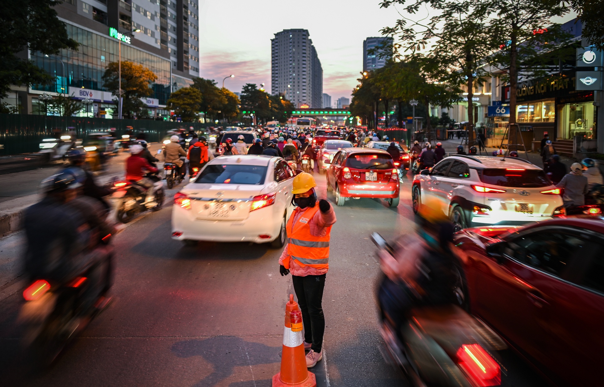 Rao chan duong Le Van Luong anh 3