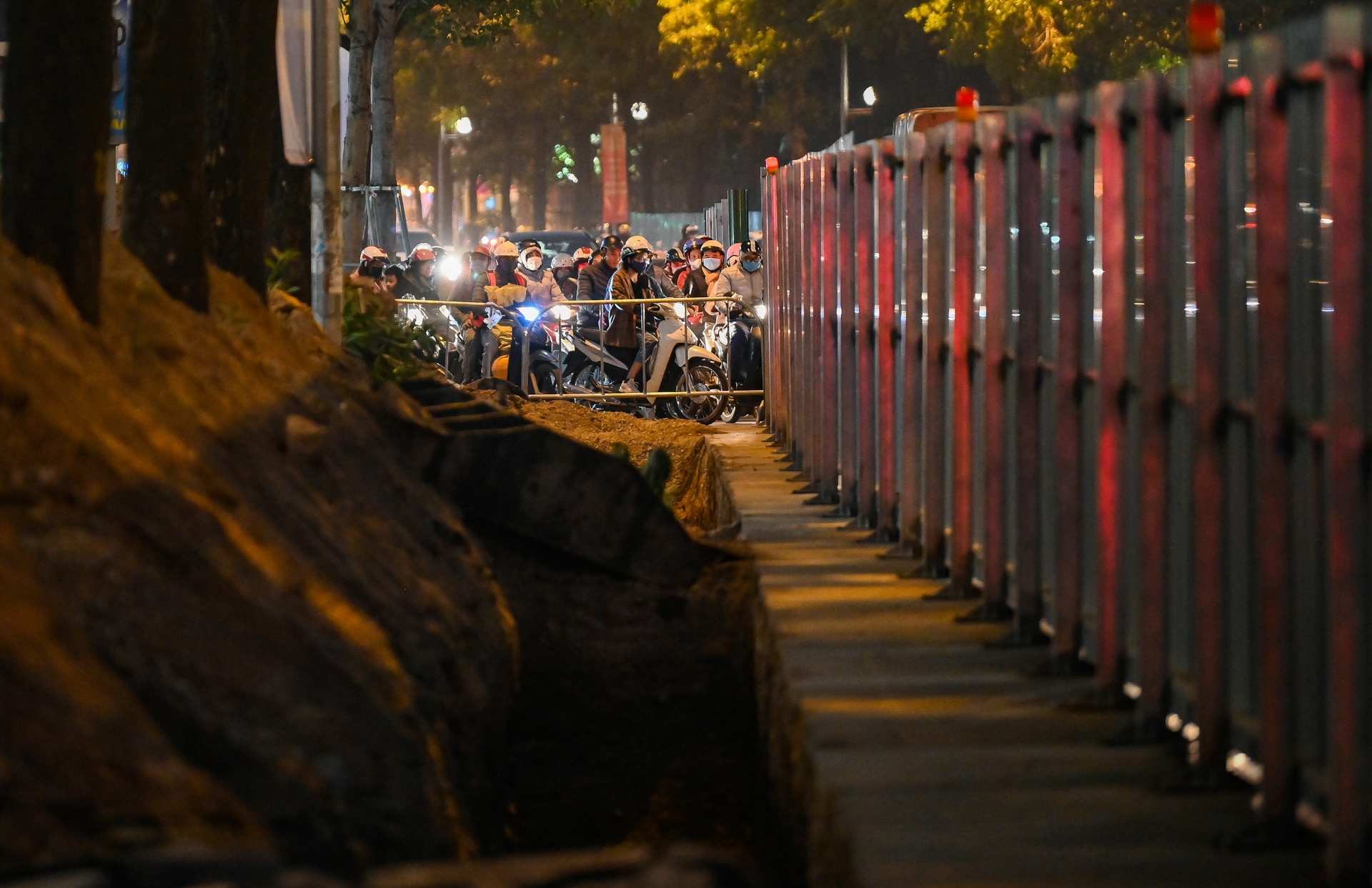 Rao chan duong Le Van Luong anh 8