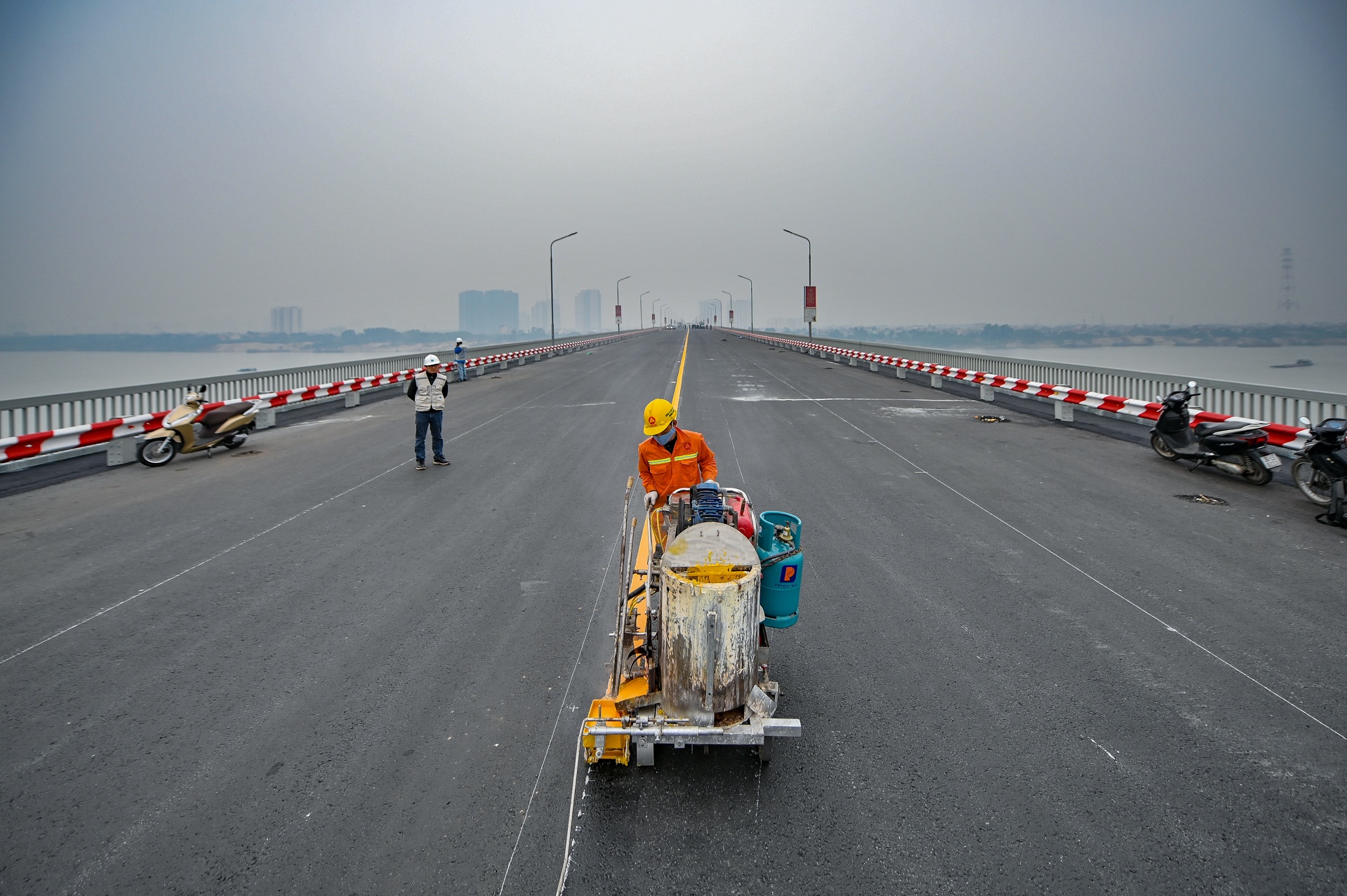 Cau Thang Long truoc ngay thong xe hinh anh