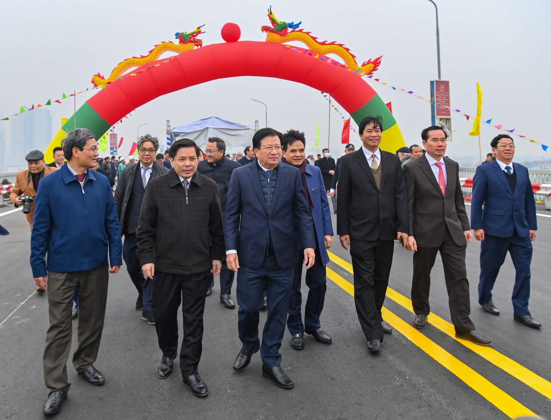 Chinh thuc thong xe cau Thang Long anh 6