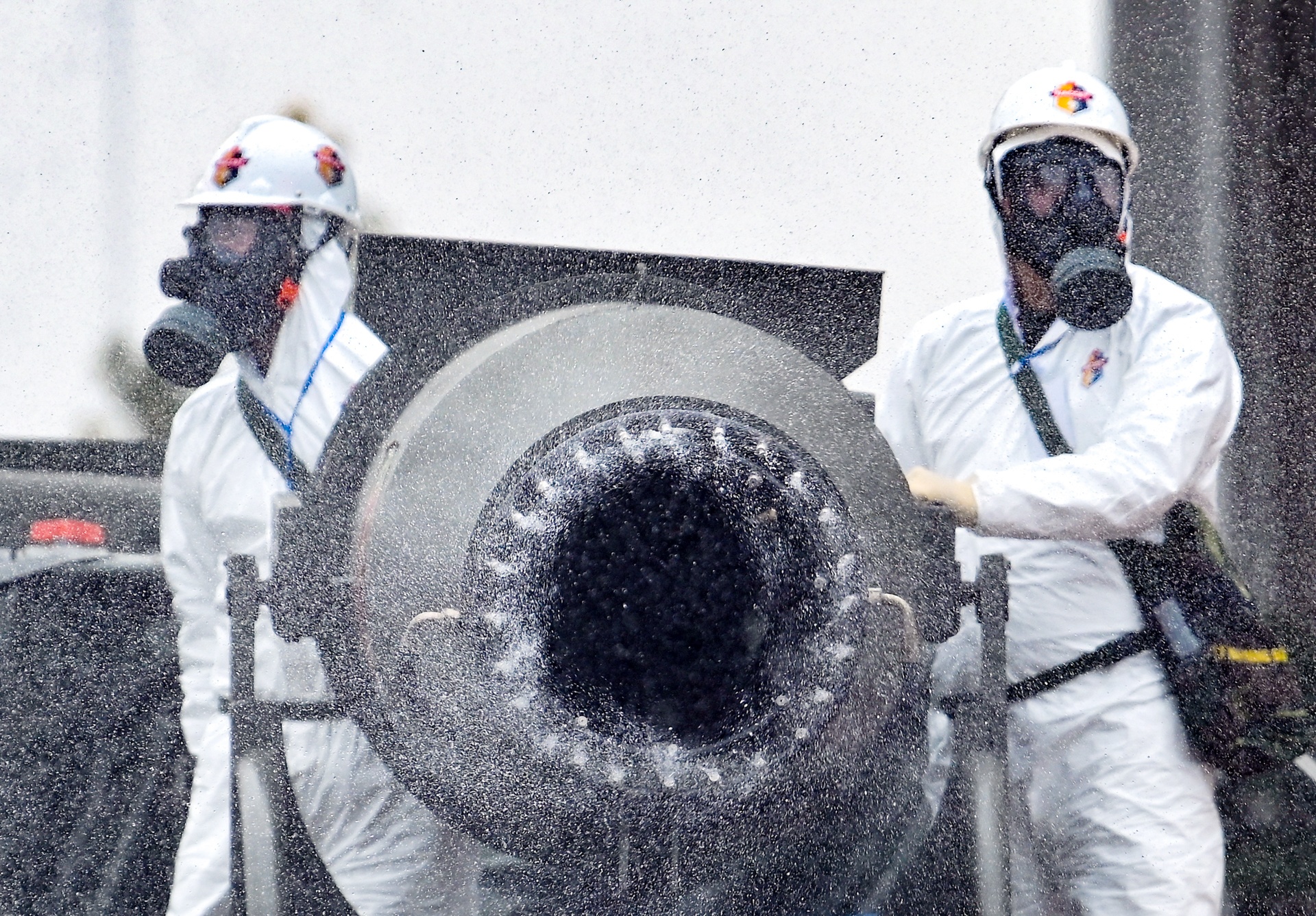 Hang tram nhan vien y te xuat quan phuc vu Dai hoi Dang hinh anh