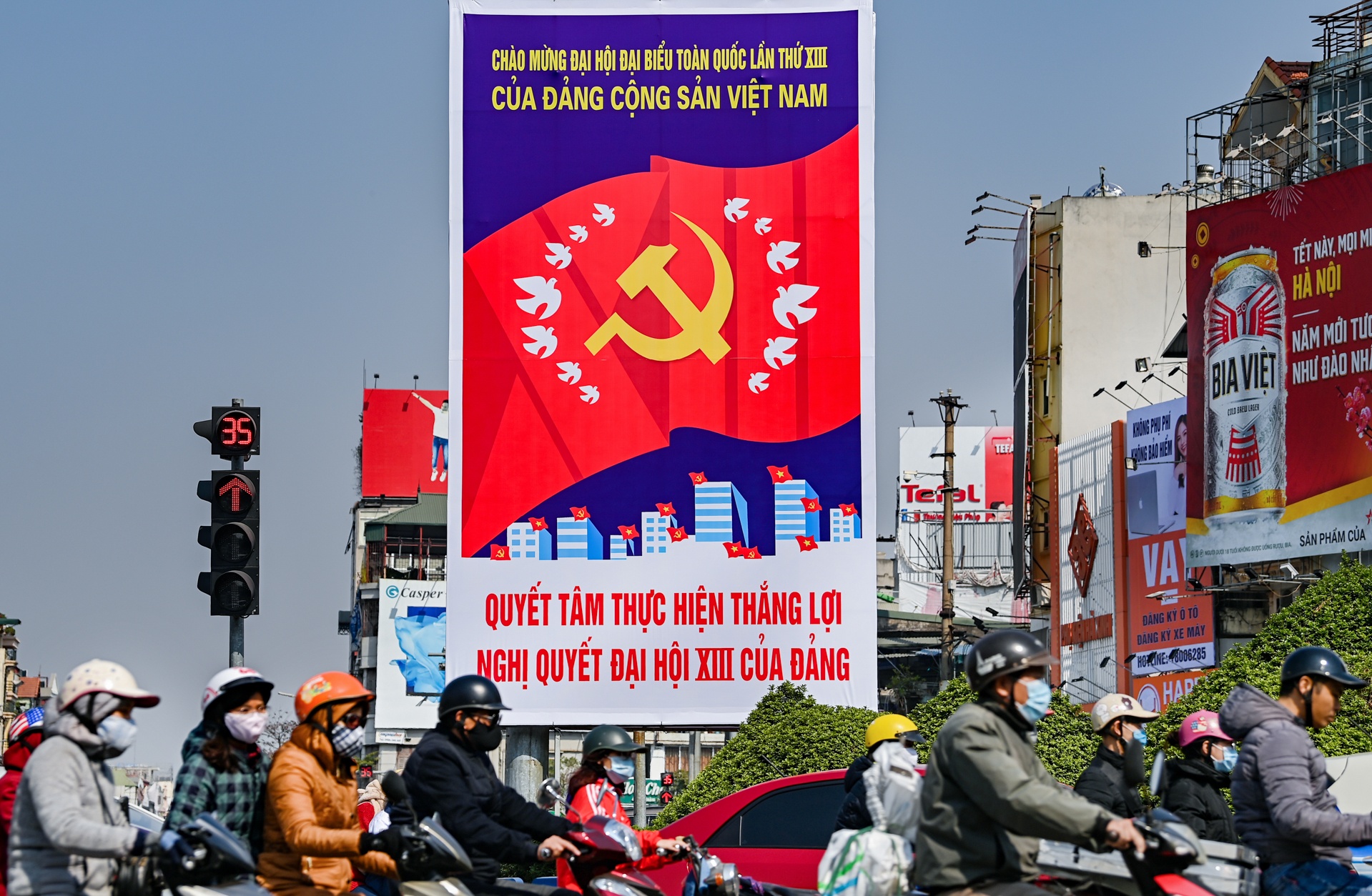 Trang hoang duong pho chao mung Dai hoi Dang XIII hinh anh