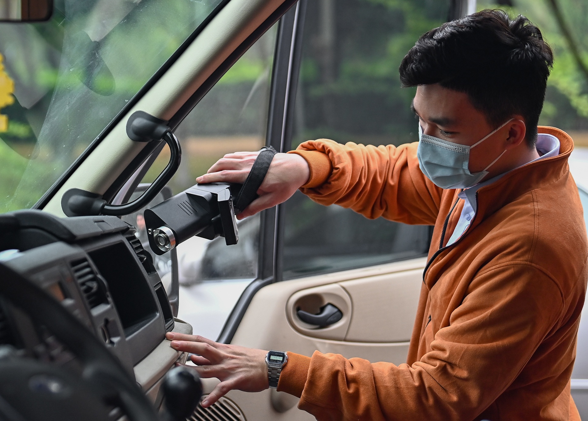 gan bien so xe phuc vu Dai hoi Dang anh 11