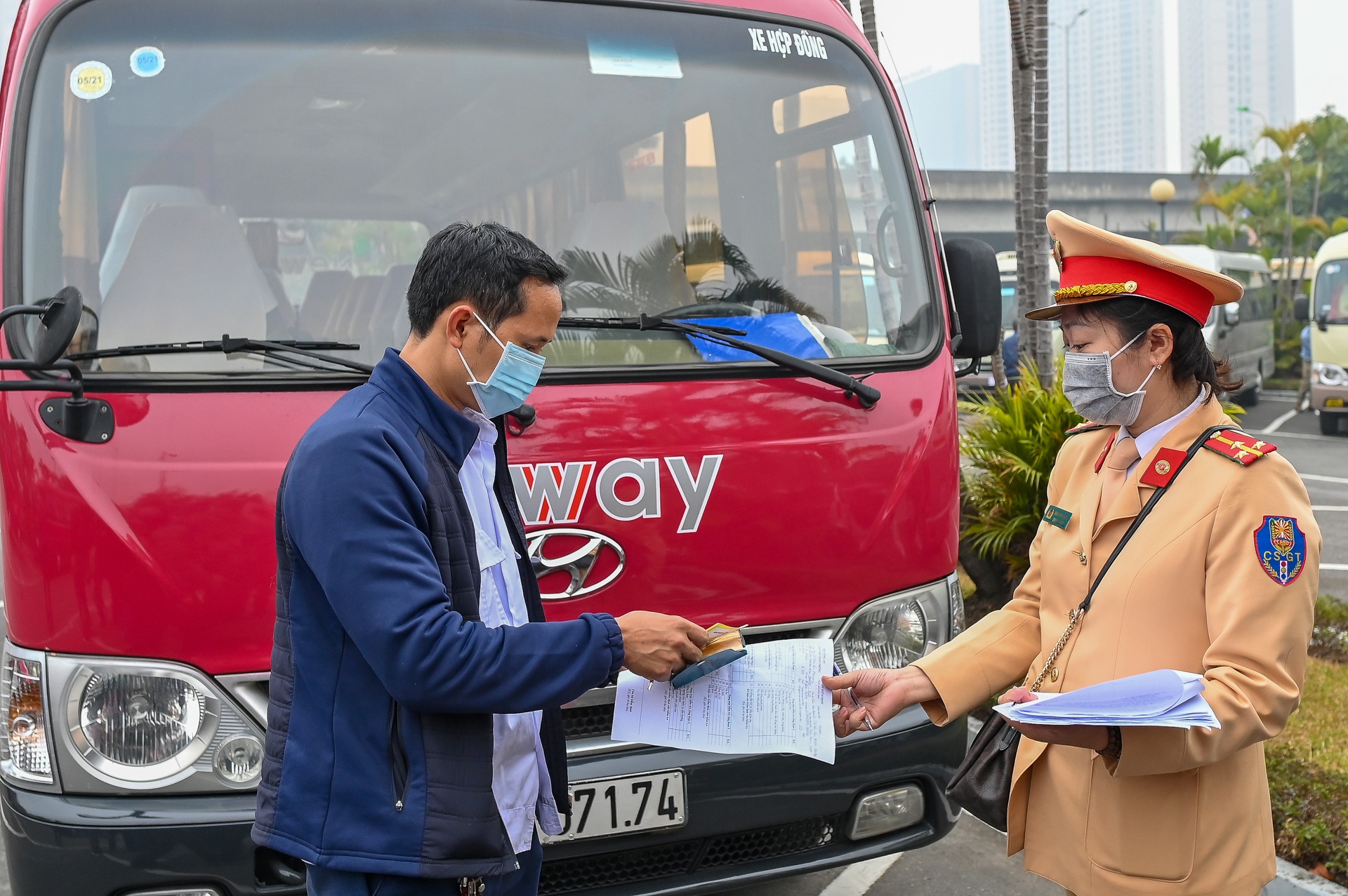 gan bien so xe phuc vu Dai hoi Dang anh 4