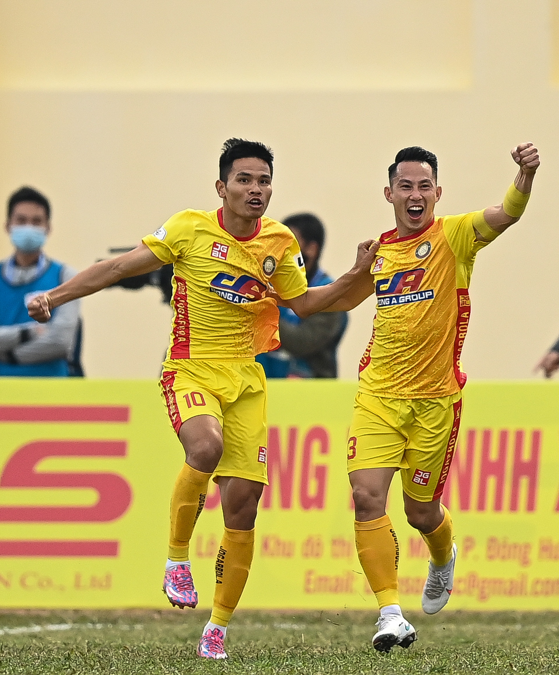 Gramoz nhat nhoa trong ngay tro lai CLB Thanh Hoa anh 2