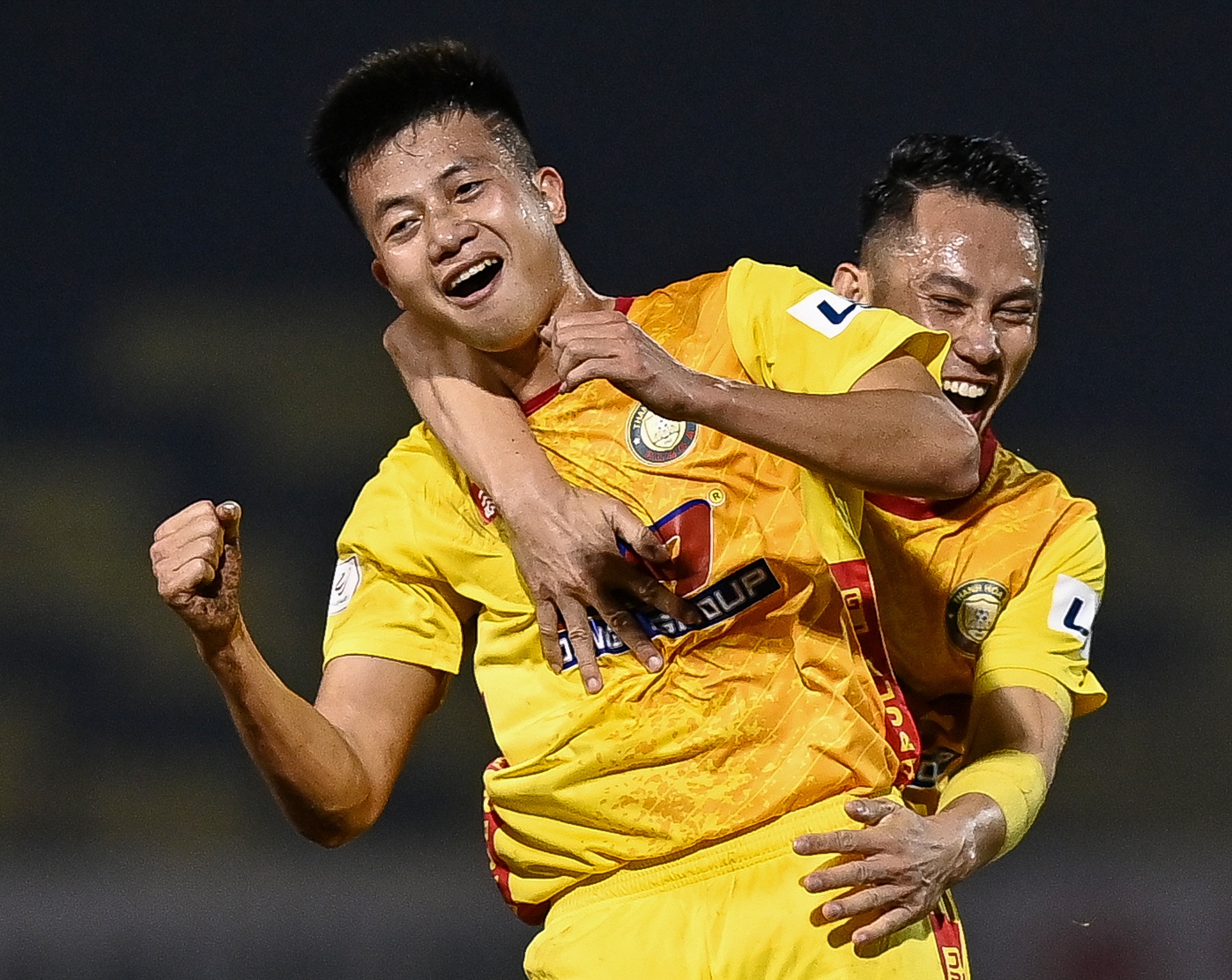 Gramoz nhat nhoa trong ngay tro lai CLB Thanh Hoa anh 11