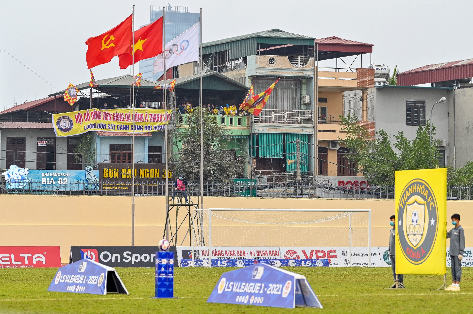 CDV Thanh Hoa treo len noc nha co vu anh 1