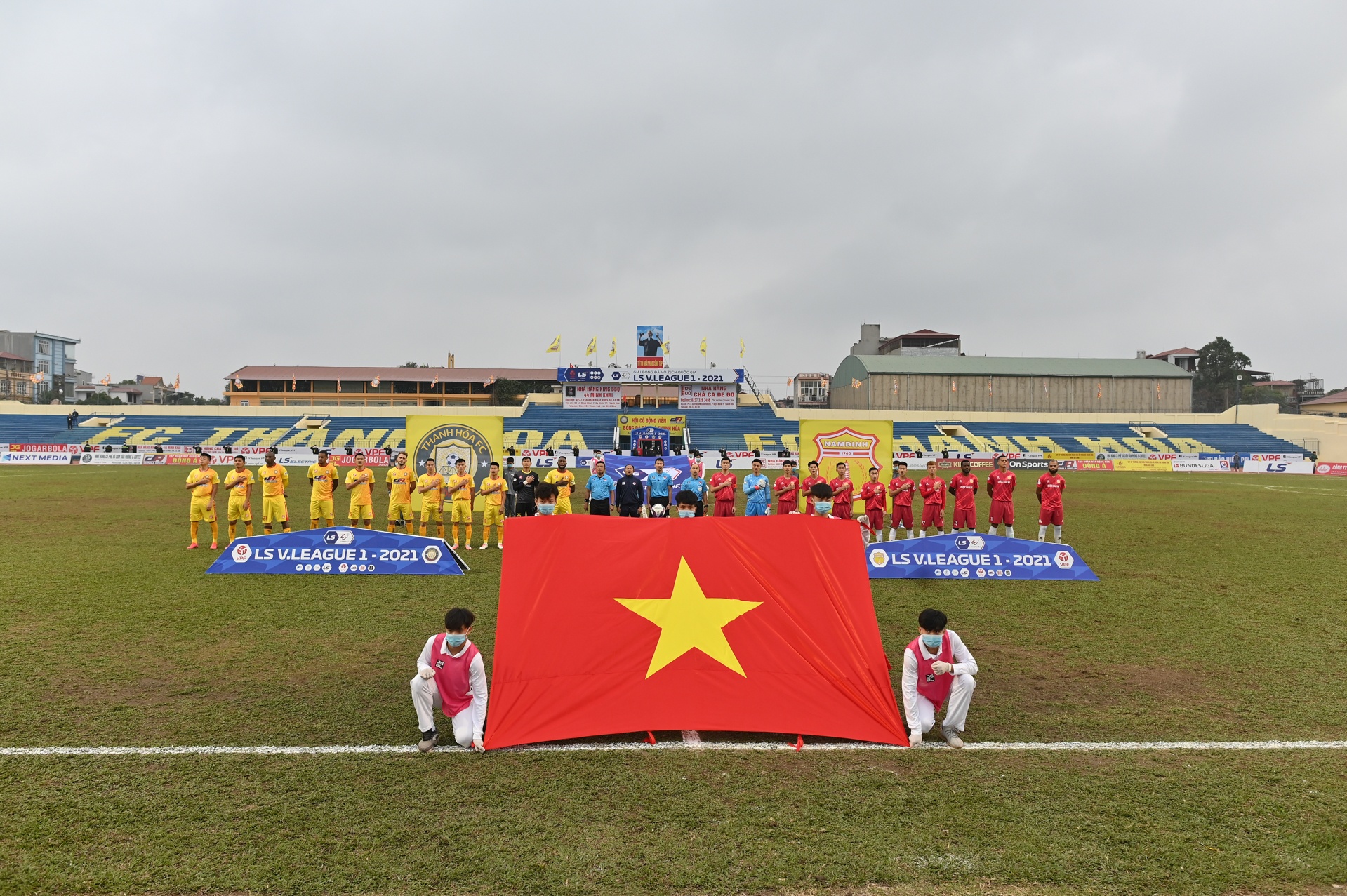 CDV Thanh Hoa treo len noc nha co vu anh 2