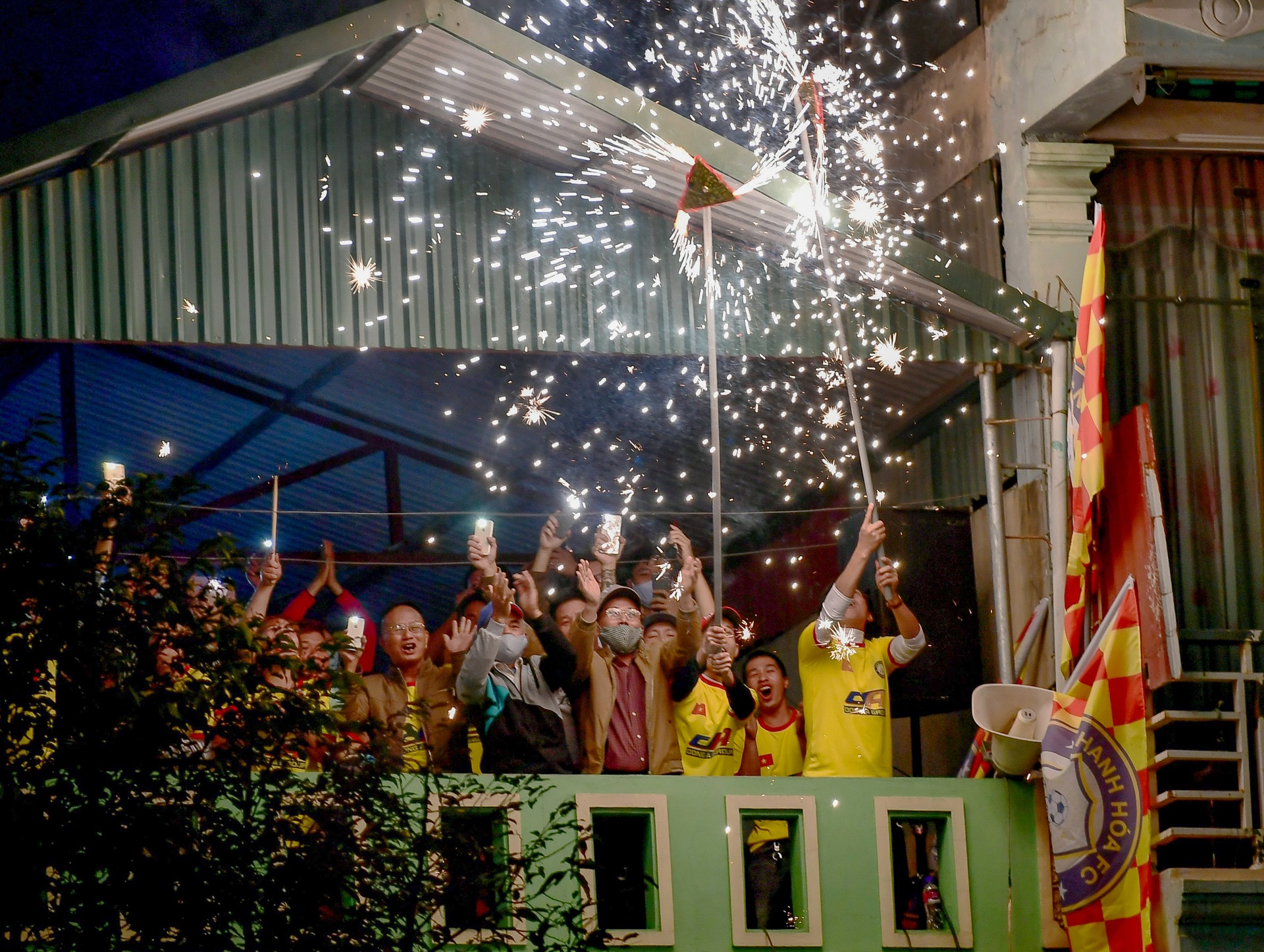 CDV Thanh Hoa treo len noc nha co vu anh 8