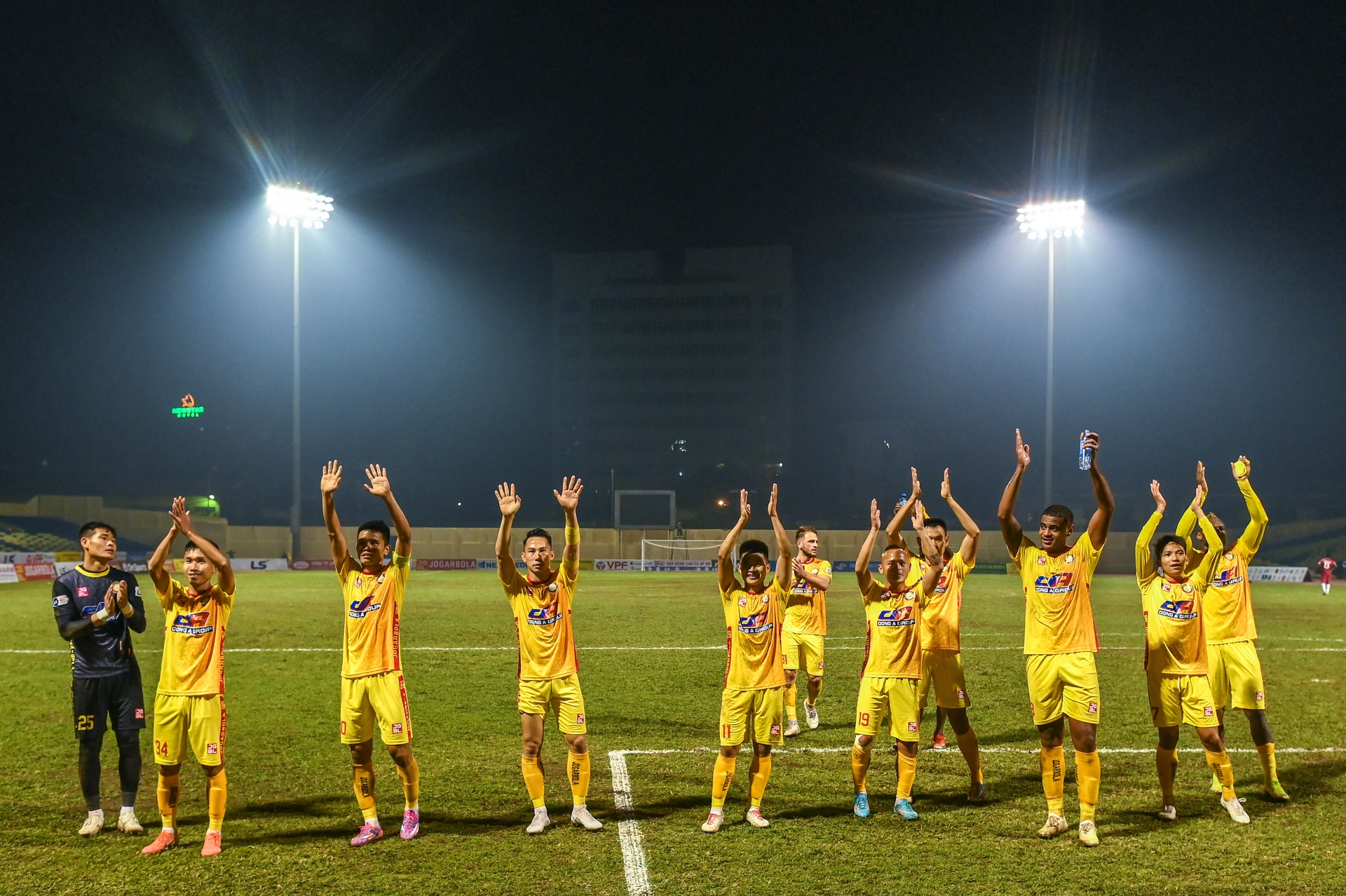 CDV Thanh Hoa treo len noc nha co vu anh 9