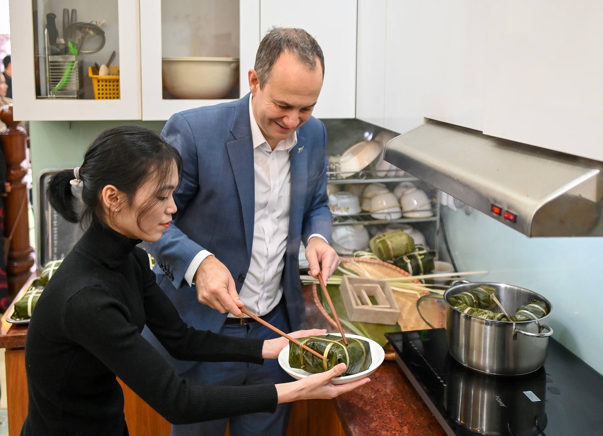 dai bien New Zealand hoc goi banh chung anh 7