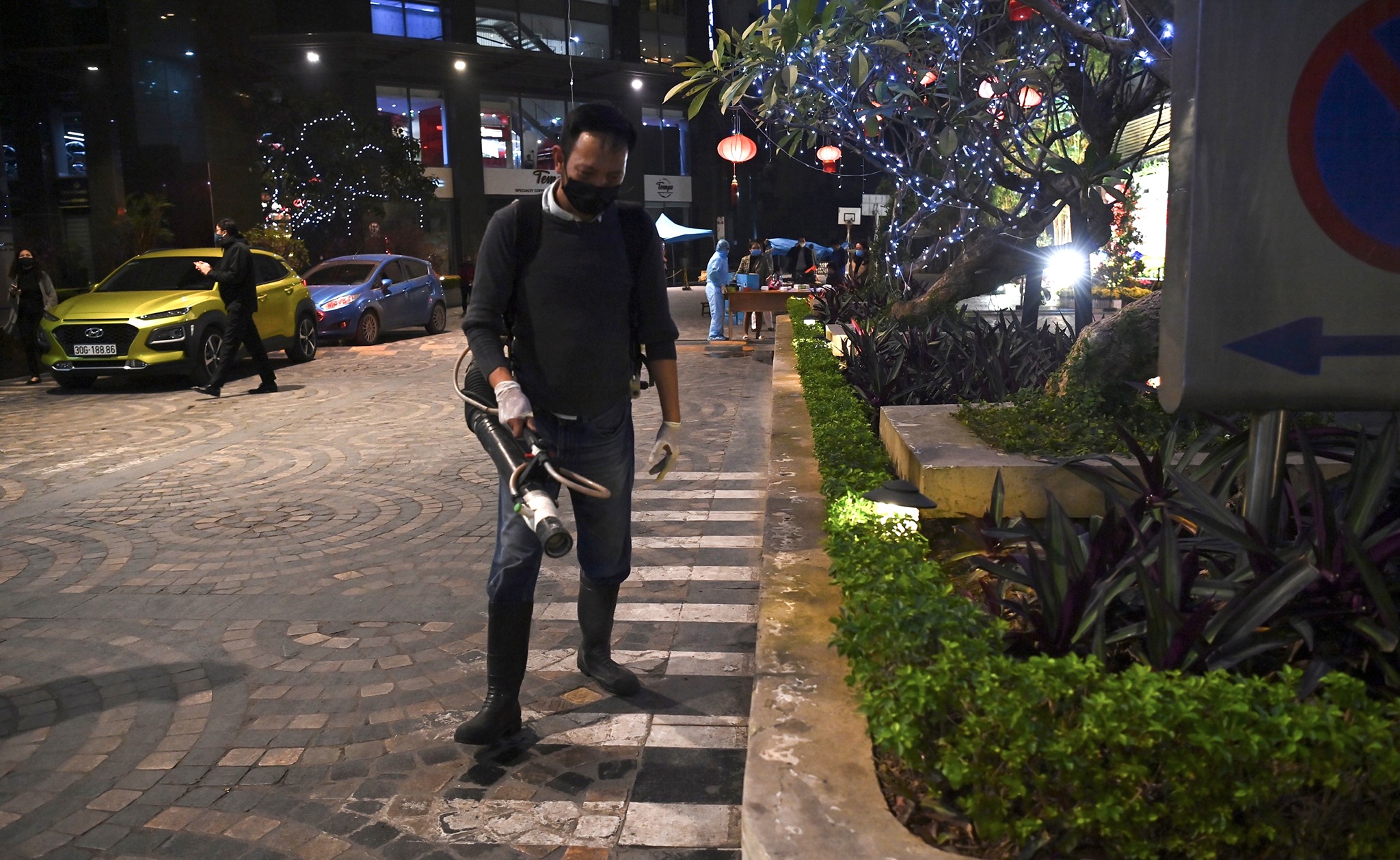 Phong toa chung cu o Ha Noi Covid-19 anh 10