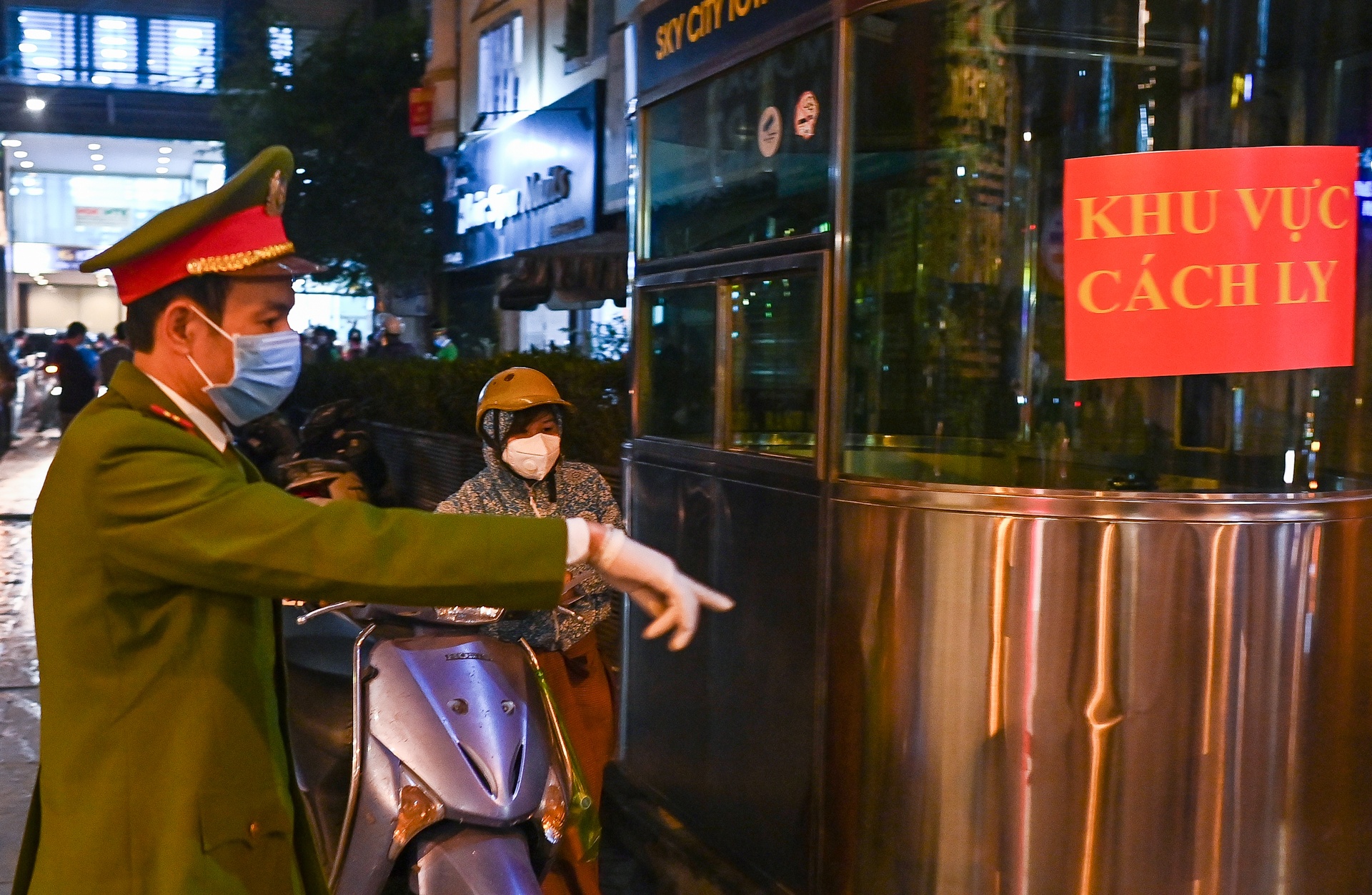 Phong toa chung cu o Ha Noi Covid-19 anh 5