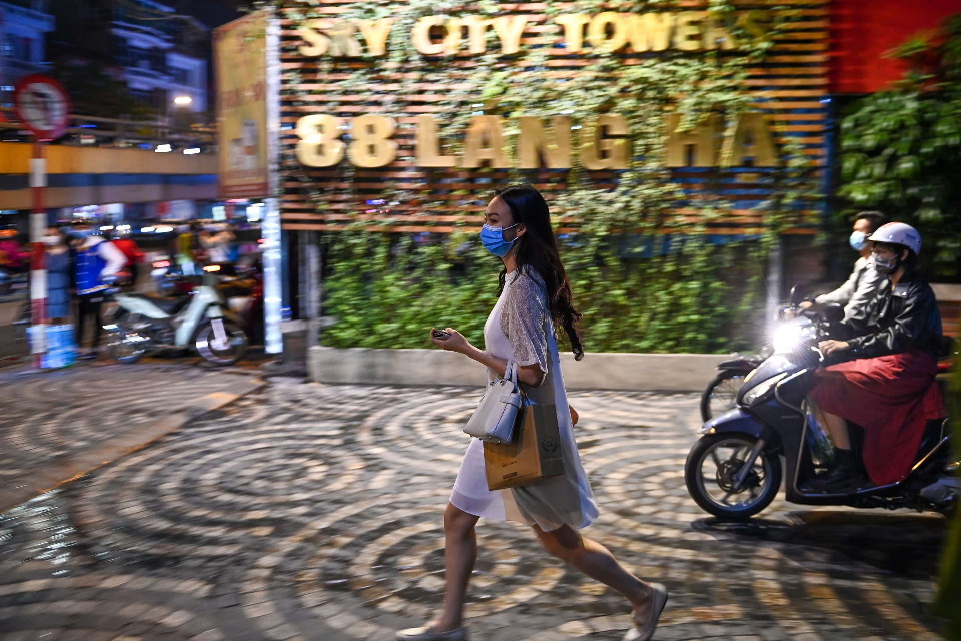 Phong toa chung cu o Ha Noi Covid-19 anh 7