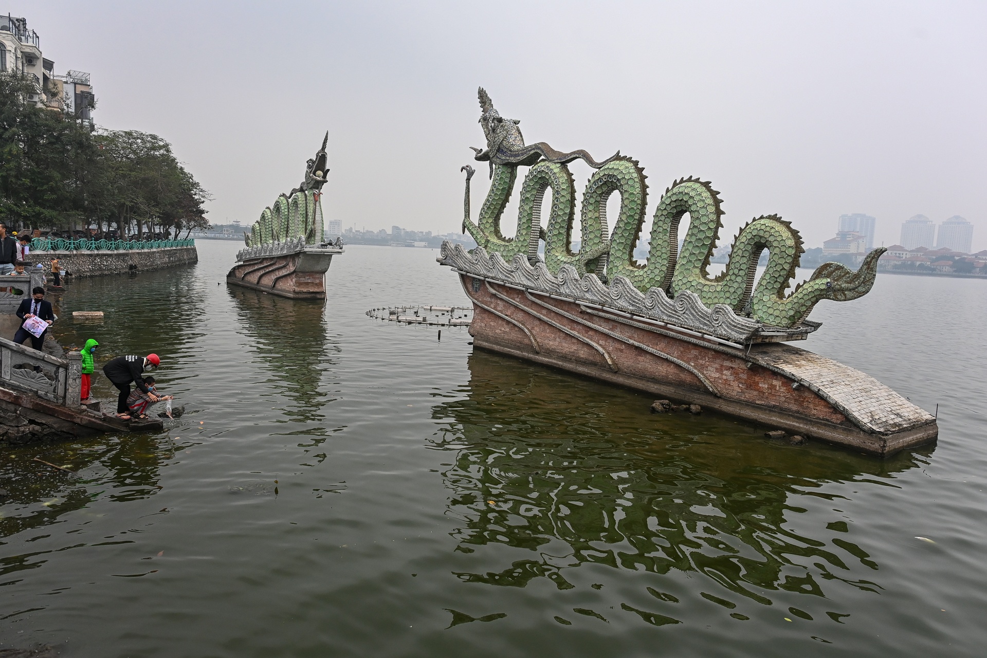 Tha ca chep tien Tao quan ve troi anh 1