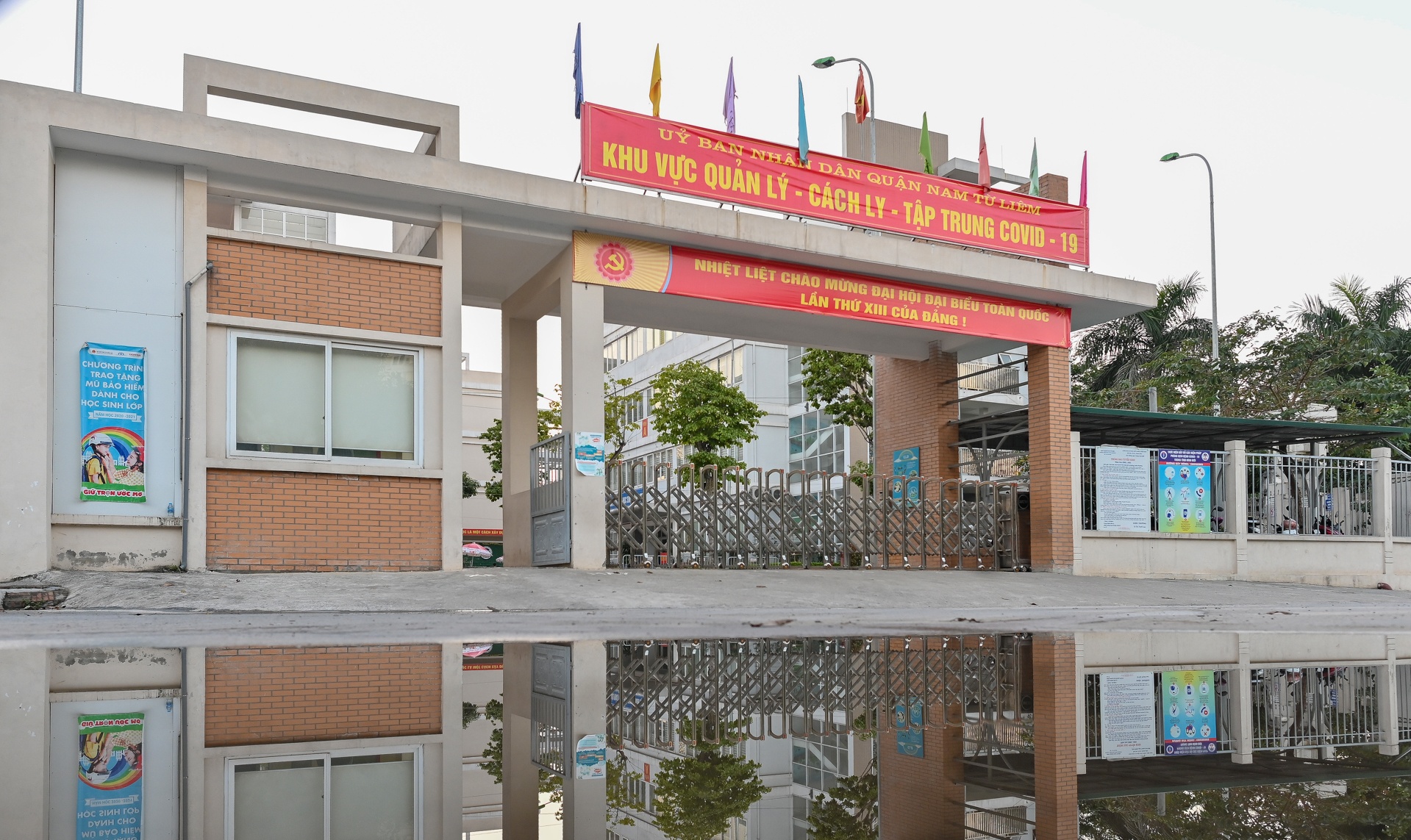 Het cach ly hoc sinh truong Xuan Phuong anh 1