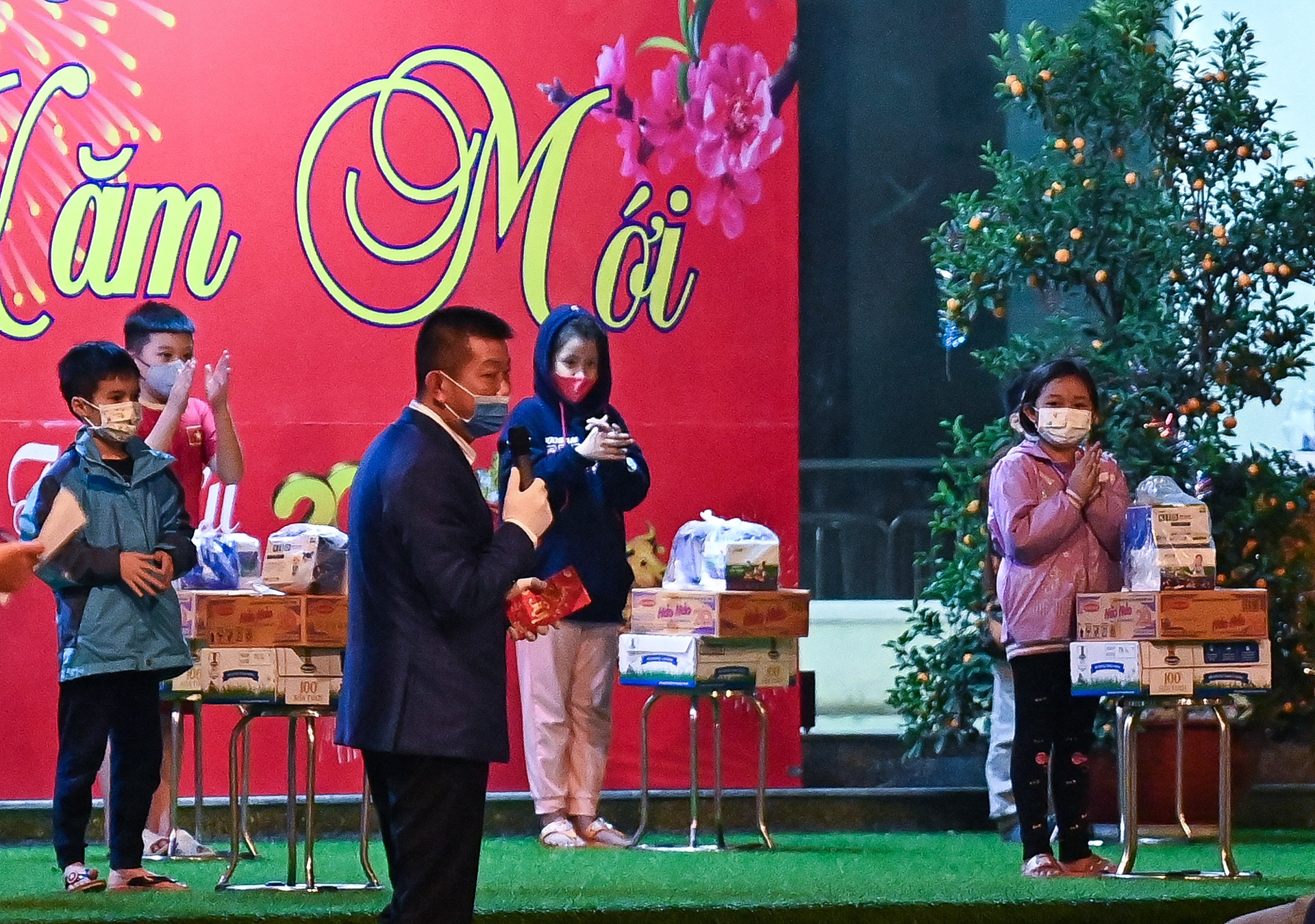 Het cach ly hoc sinh truong Xuan Phuong anh 6