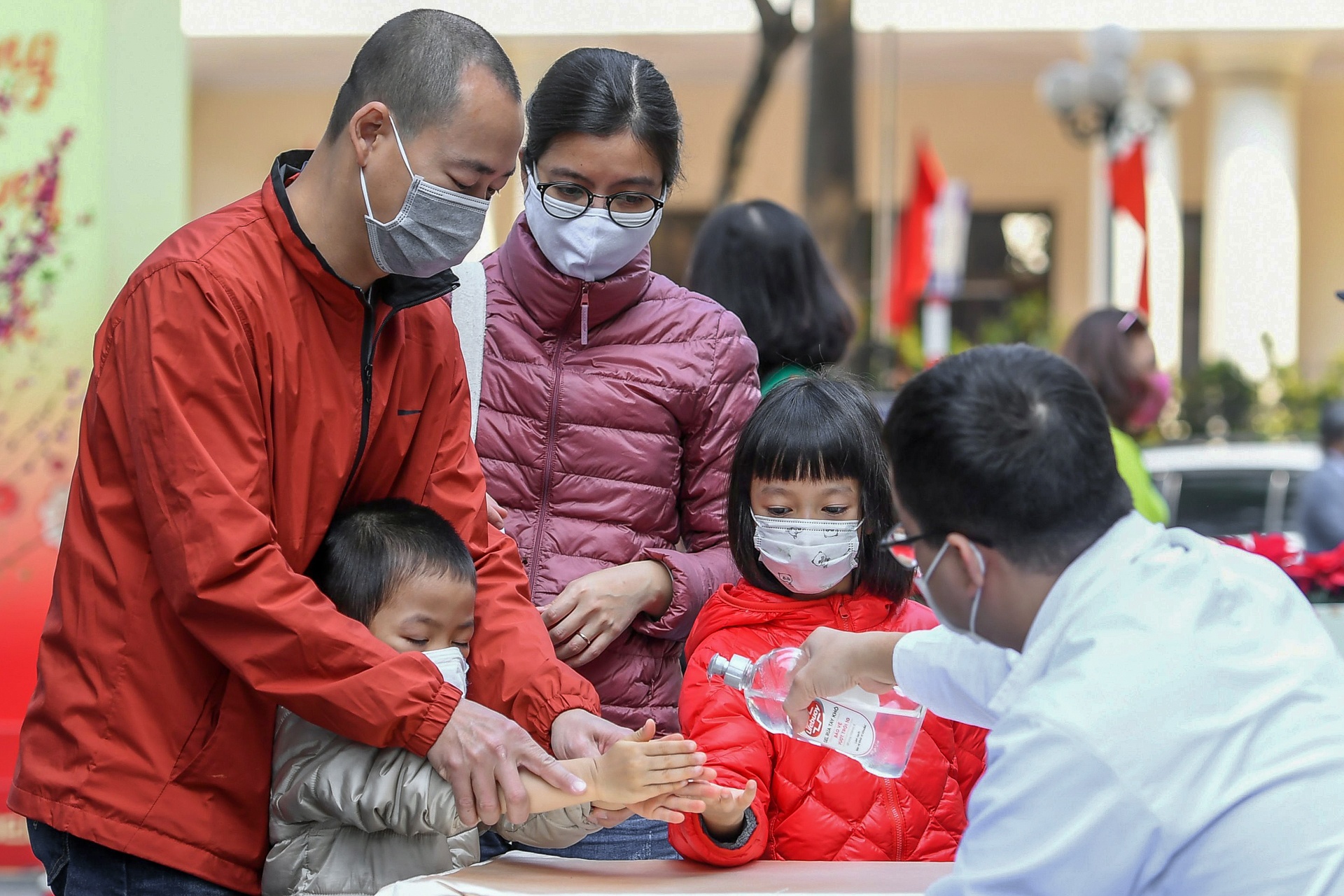 Nhon nhip pho sach Xuan Tan Suu anh 2