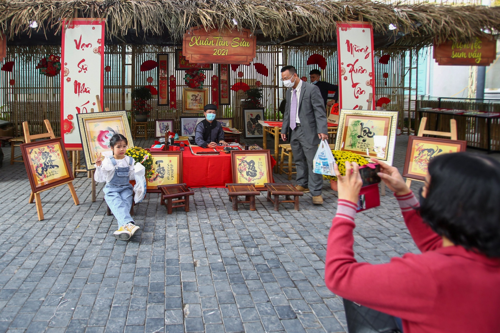 Nhon nhip pho sach Xuan Tan Suu anh 5