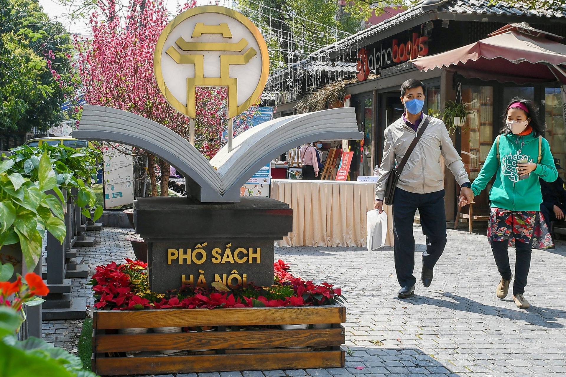 Nhon nhip pho sach Xuan Tan Suu anh 9