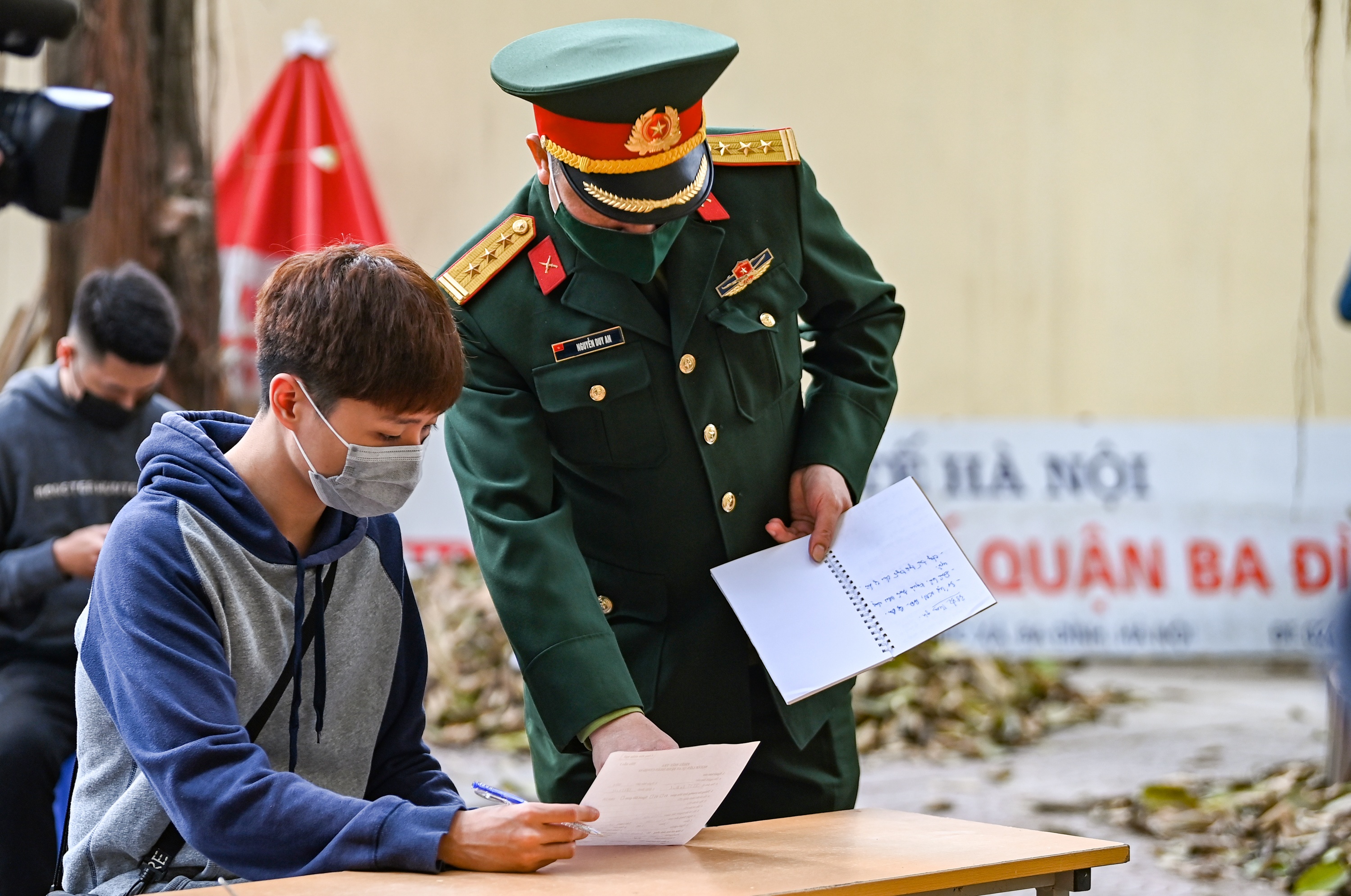 Xet nghiem cho tan binh truoc ngay nhap ngu anh 1