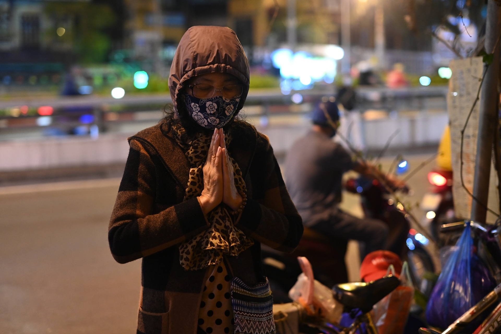 Lan dau to chuc le cau an truc tuyen anh 7