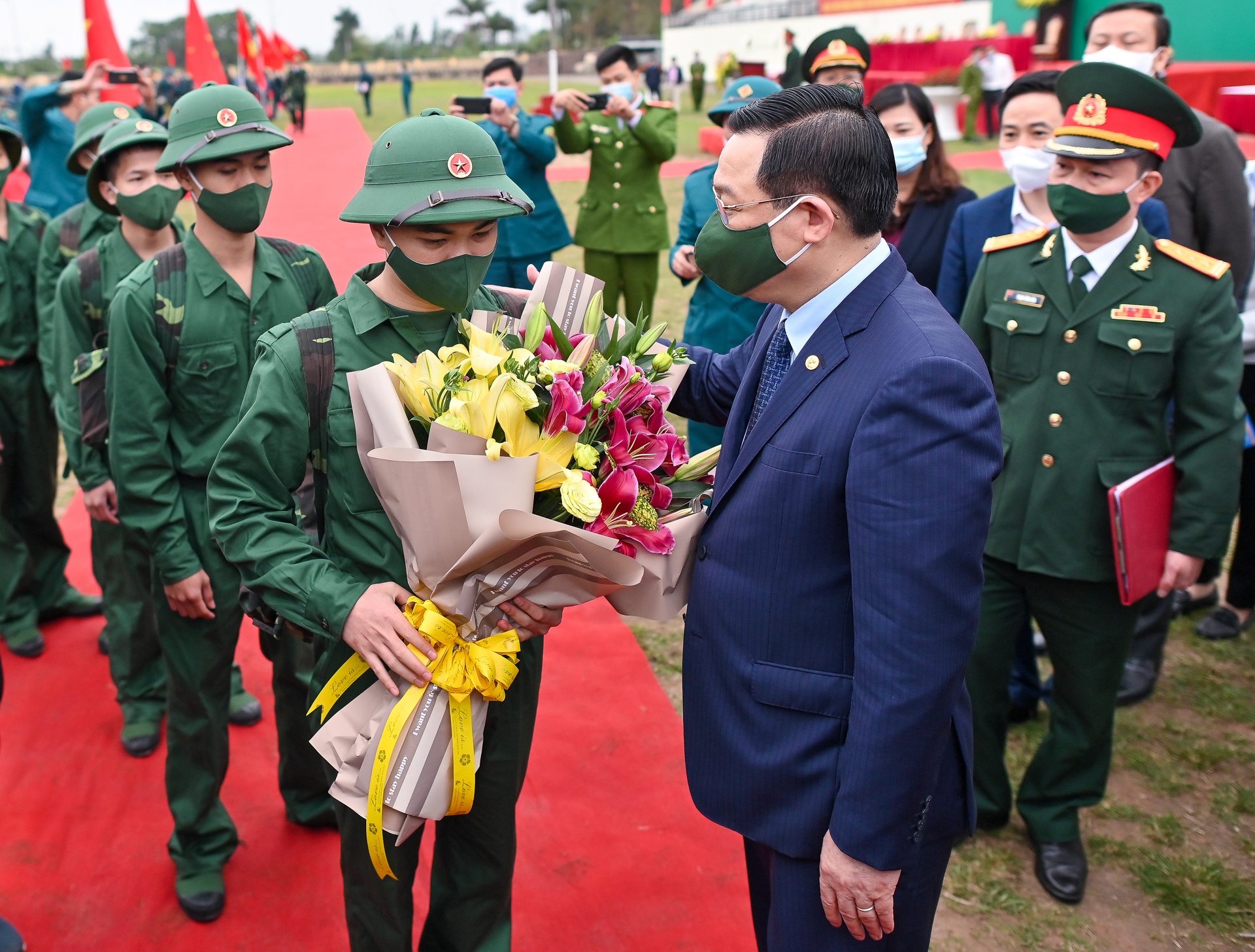 Han che nguoi than tam biet tan binh anh 2