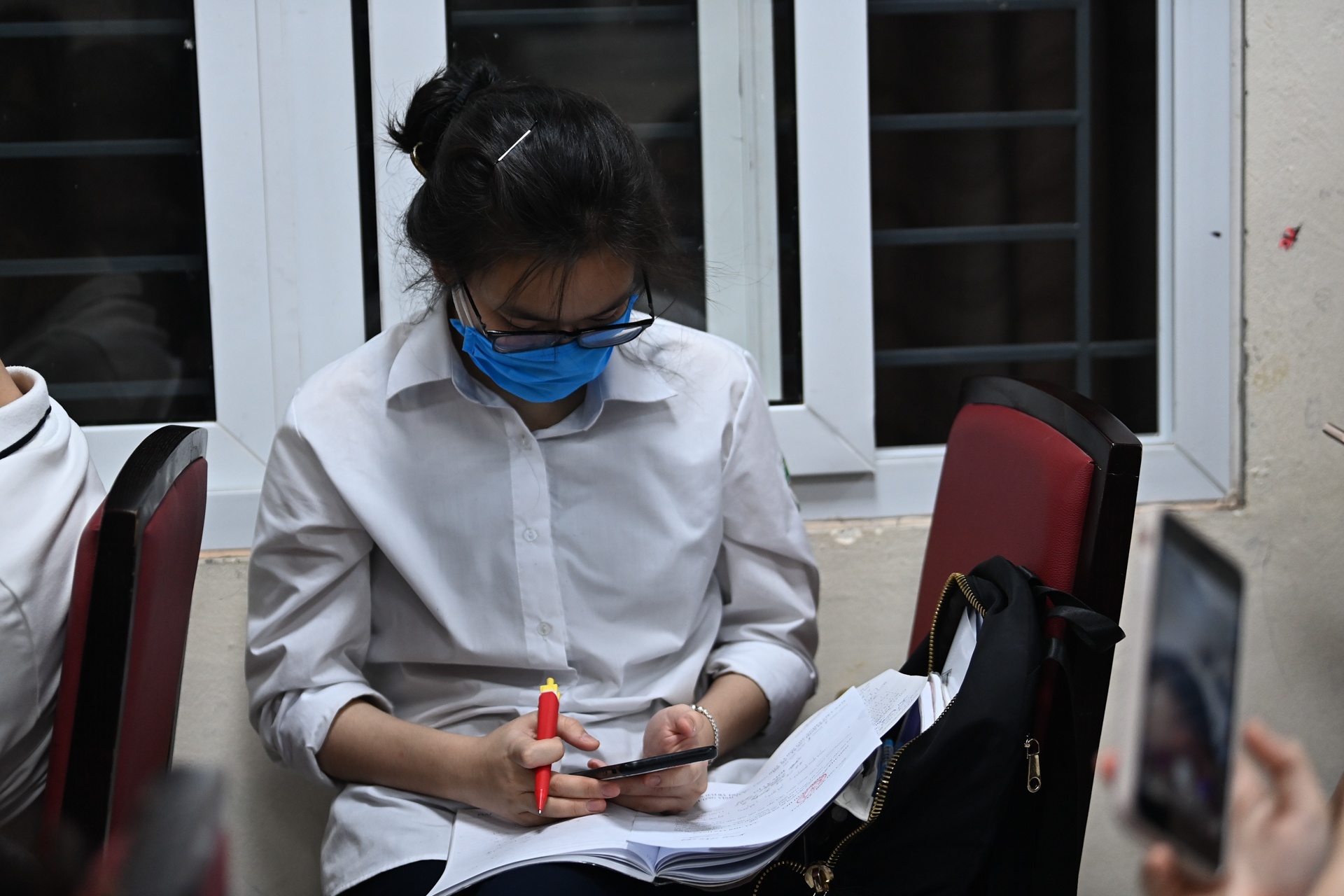 xep hang lam can cuoc cong dan gan chip anh 5