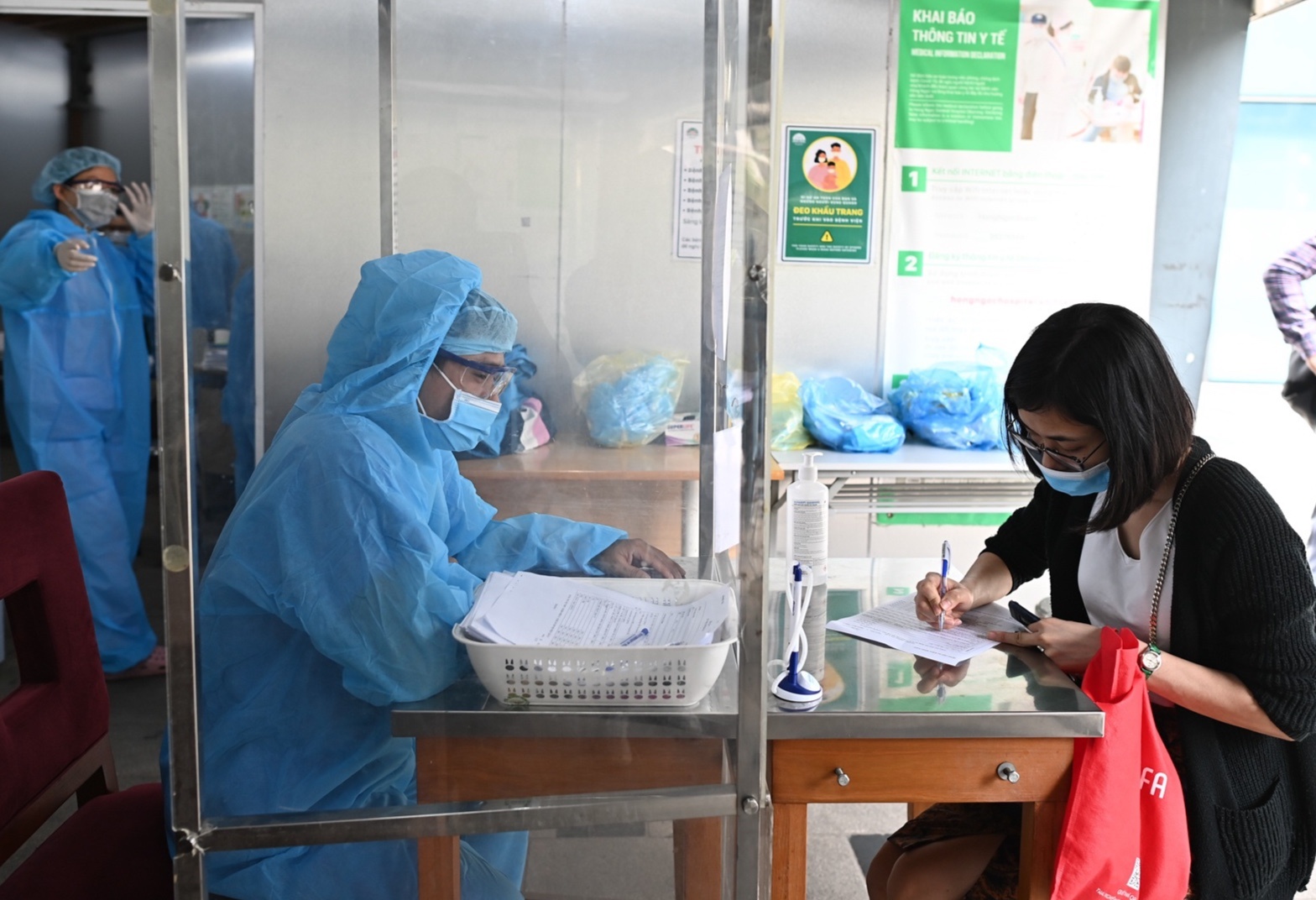 Xet nghiem ngau nhien tam soat Covid-19 anh 2