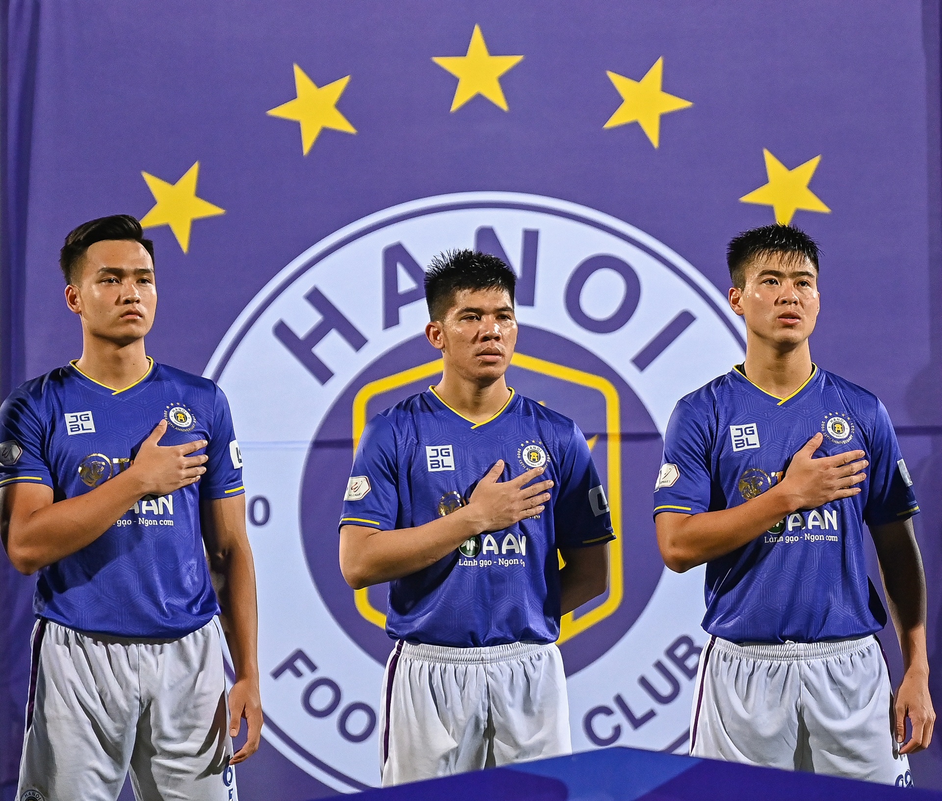 CLB Ha Noi ky niem tran dau thu 300 anh 1