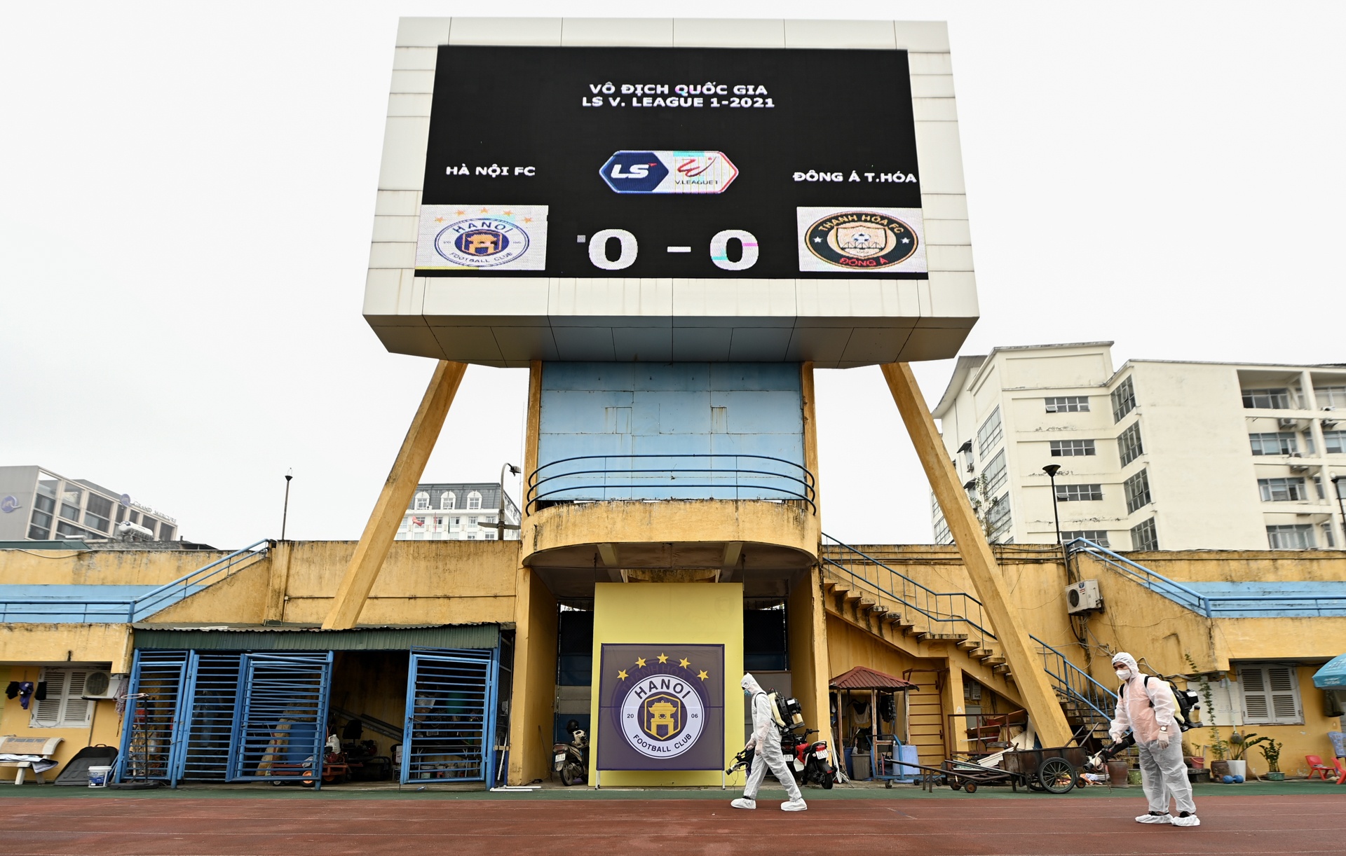 Phun khu khuan san Hang Day anh 1