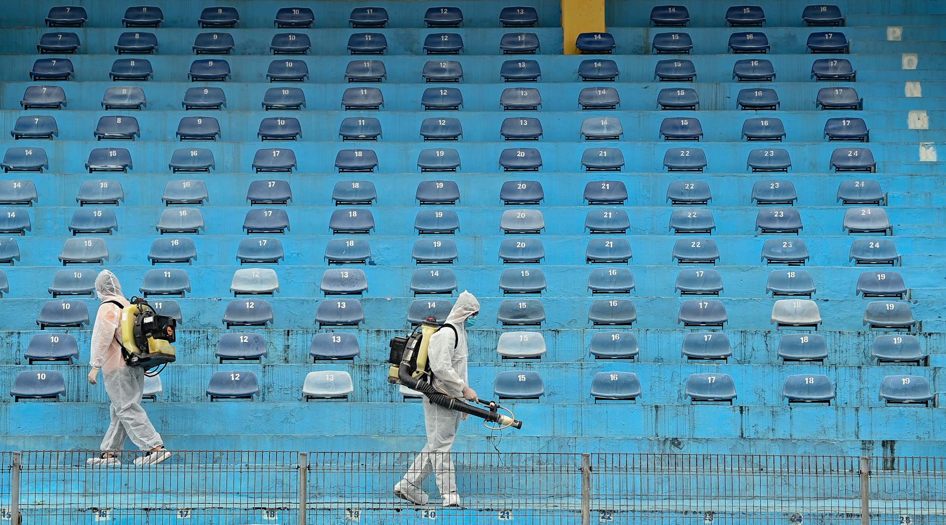 Phun khu khuan san Hang Day anh 2