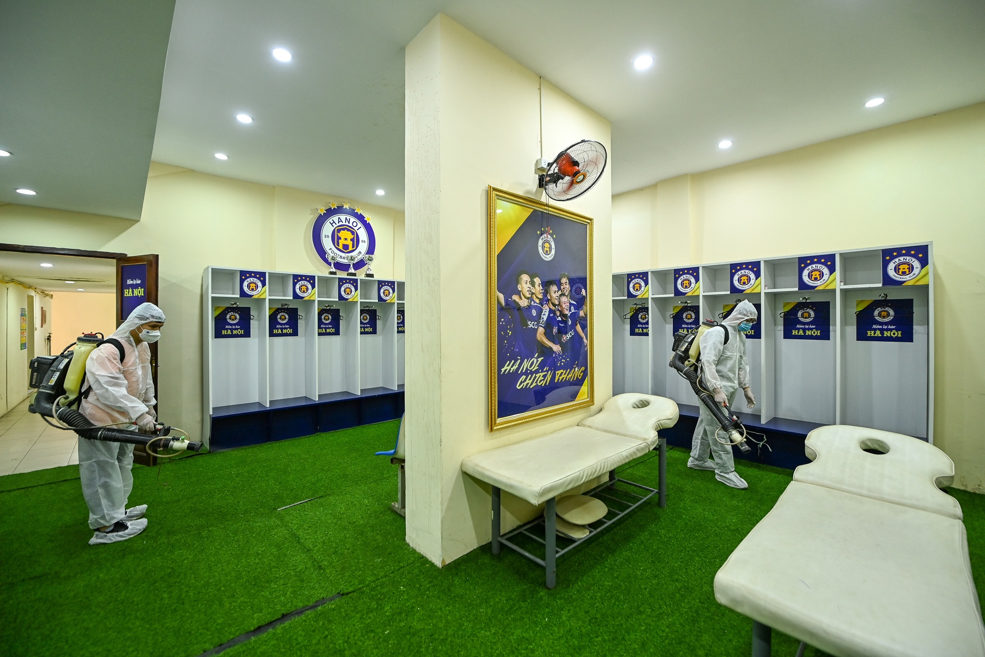 Phun khu khuan san Hang Day anh 5